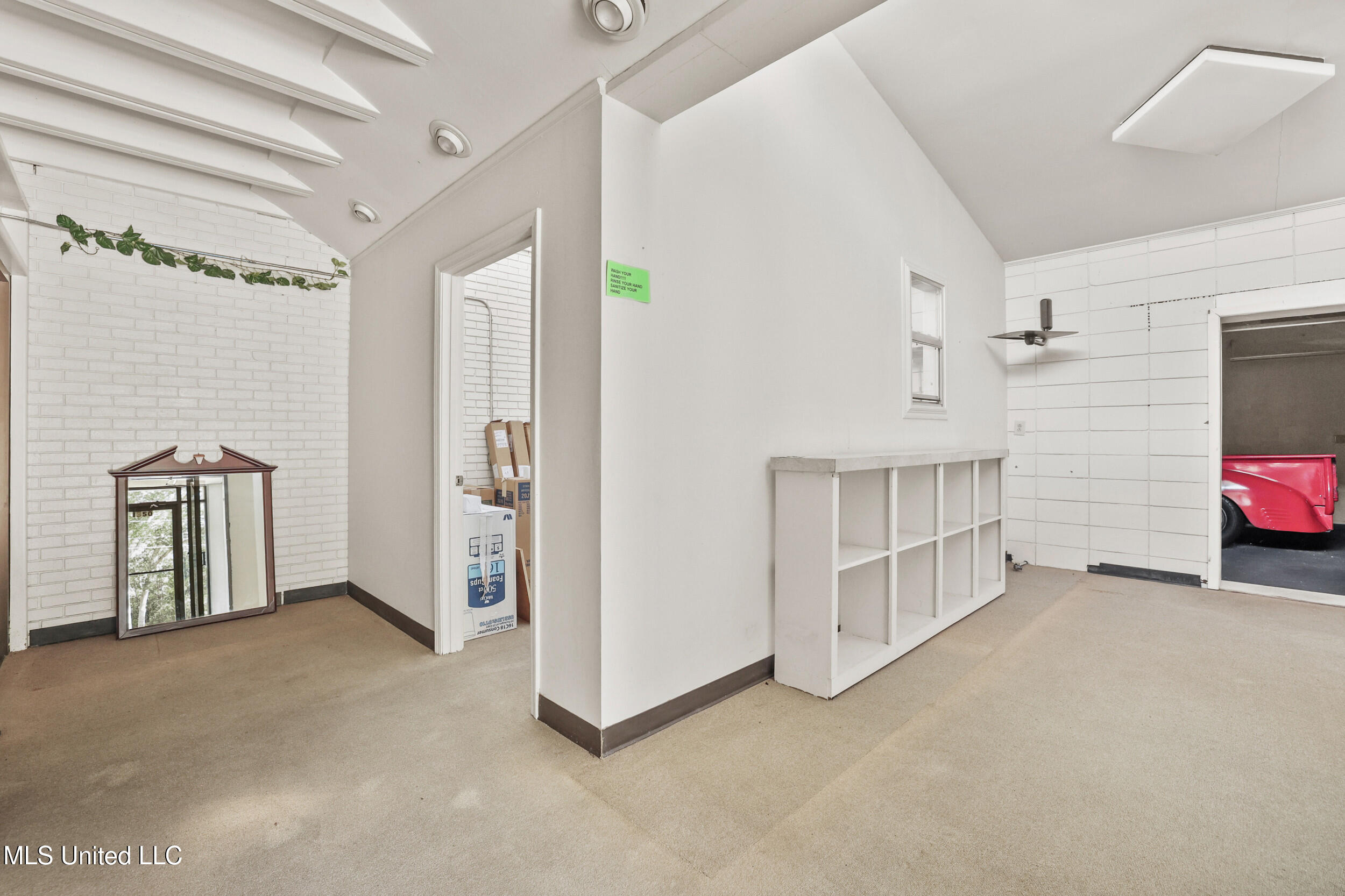 1350 N Clark Avenue Property Photo 21