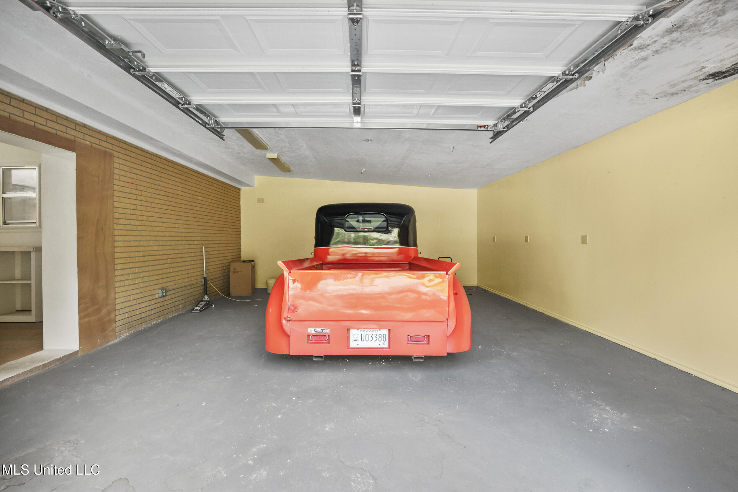 1350 N Clark Avenue Property Photo 24