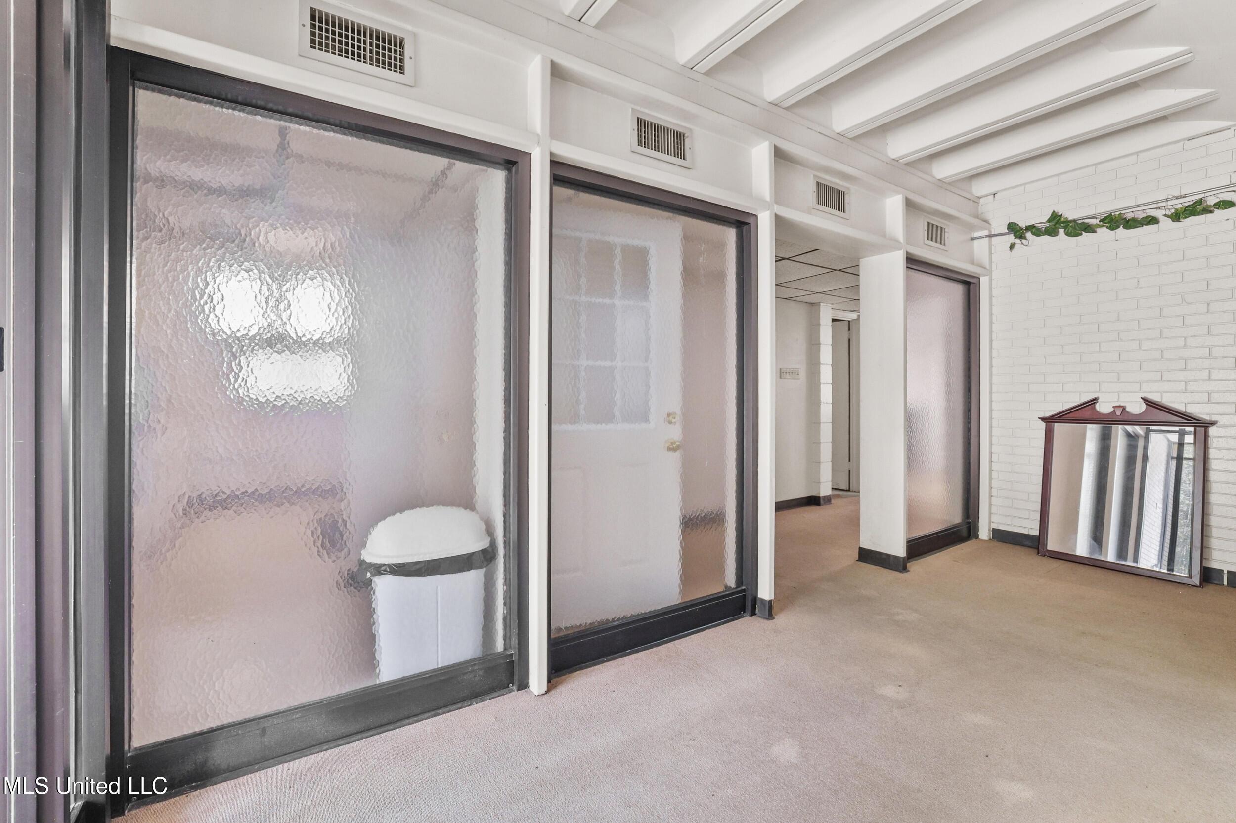 1350 N Clark Avenue Property Photo 26