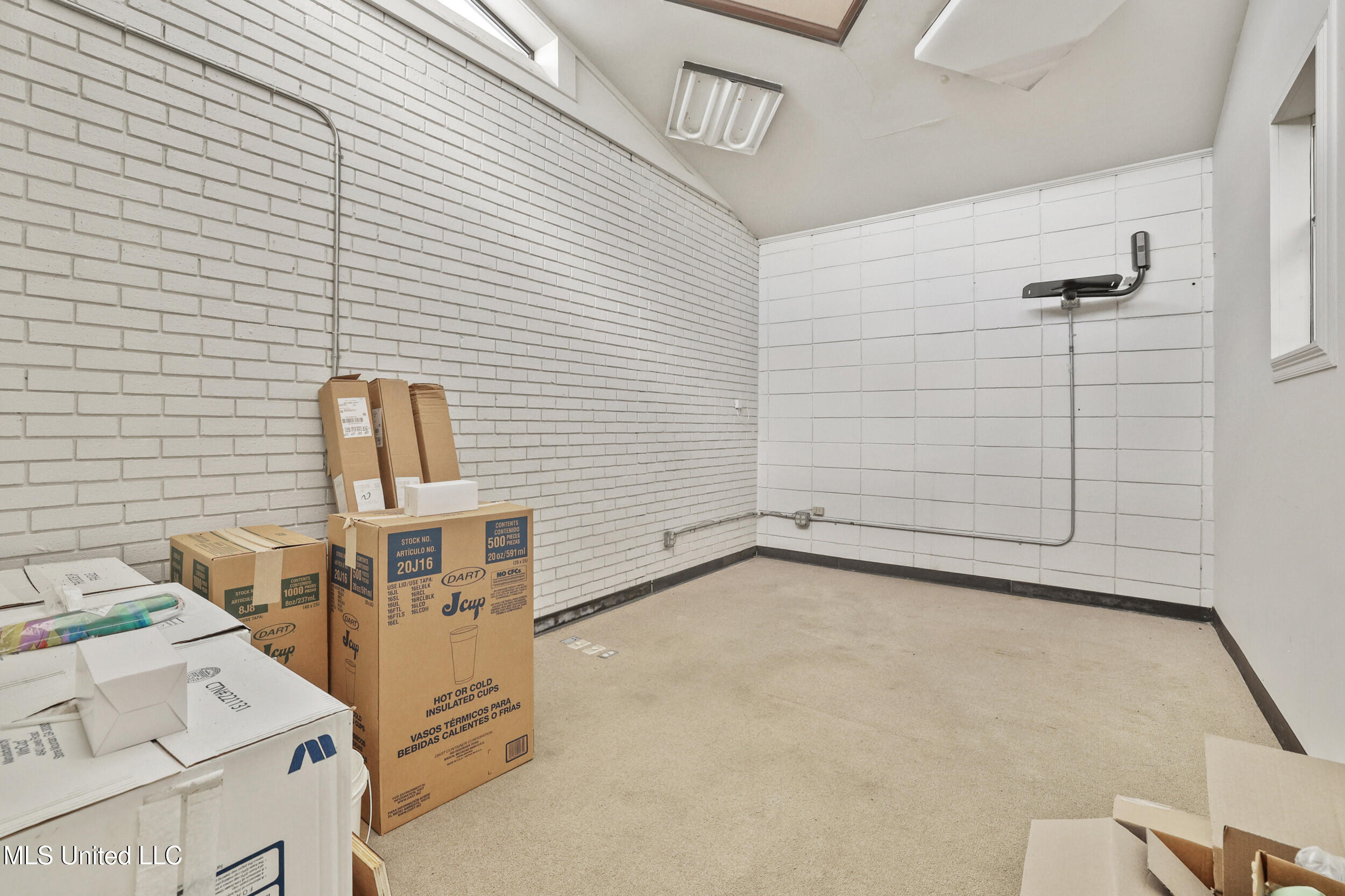 1350 N Clark Avenue Property Photo 27