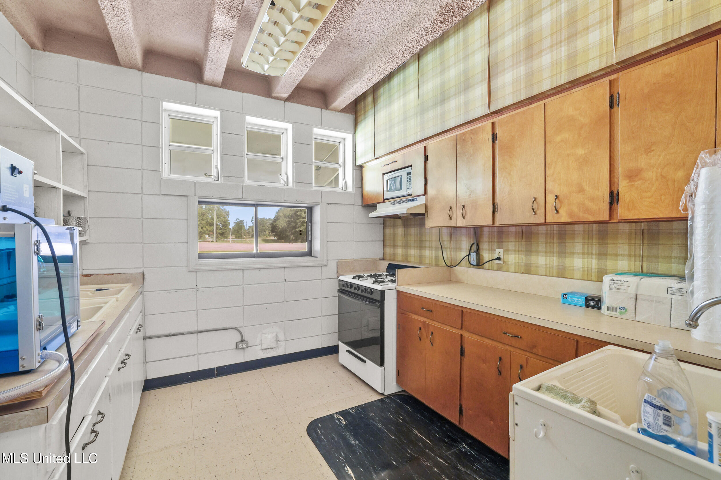 1350 N Clark Avenue Property Photo 31