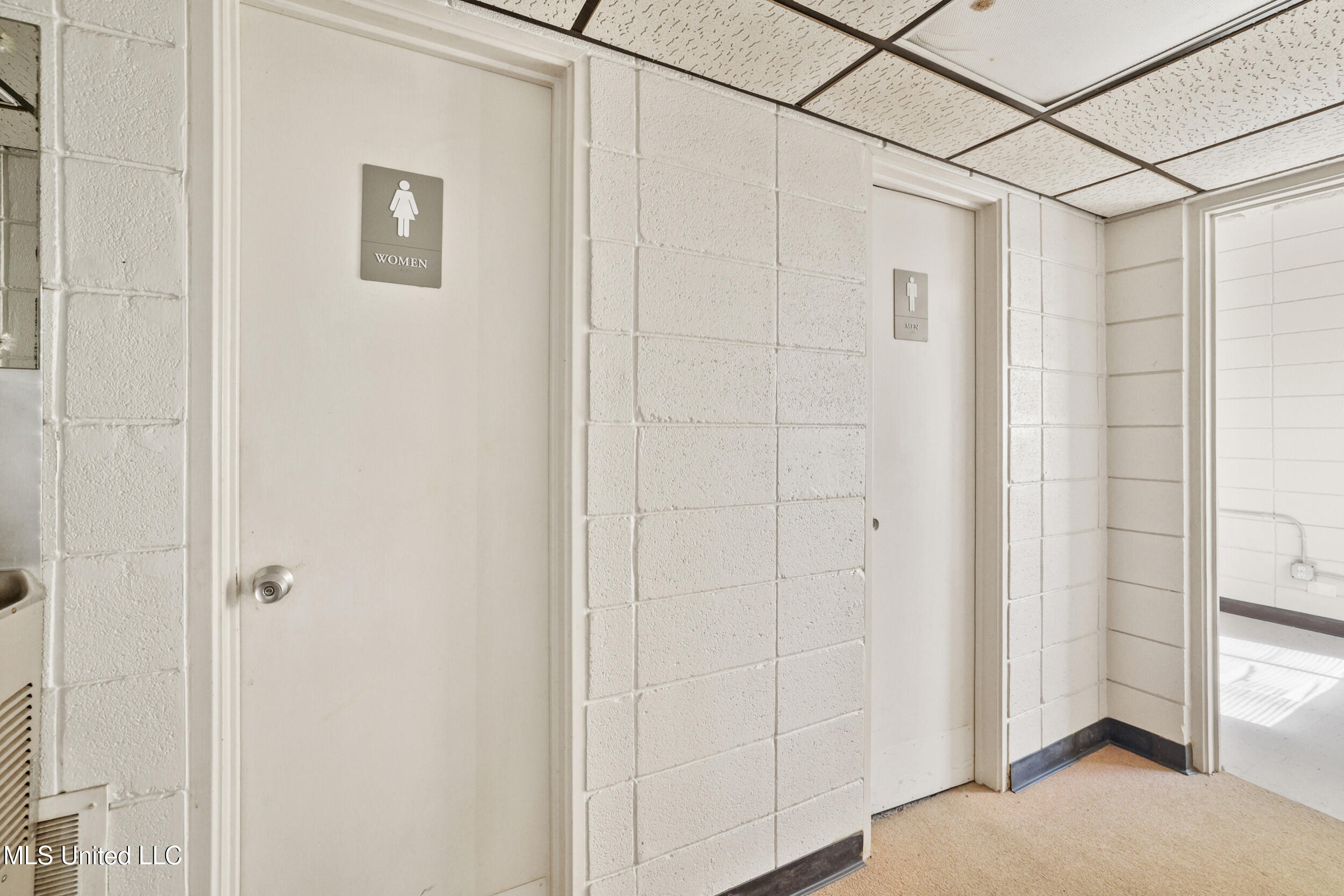 1350 N Clark Avenue Property Photo 37