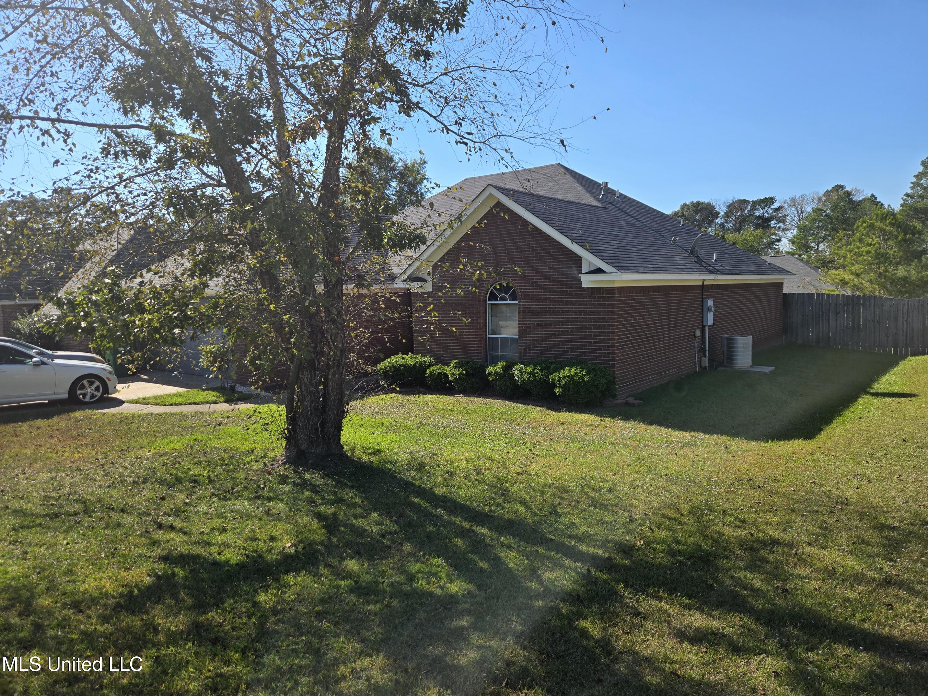 3208 Ryan Cove Property Photo 2