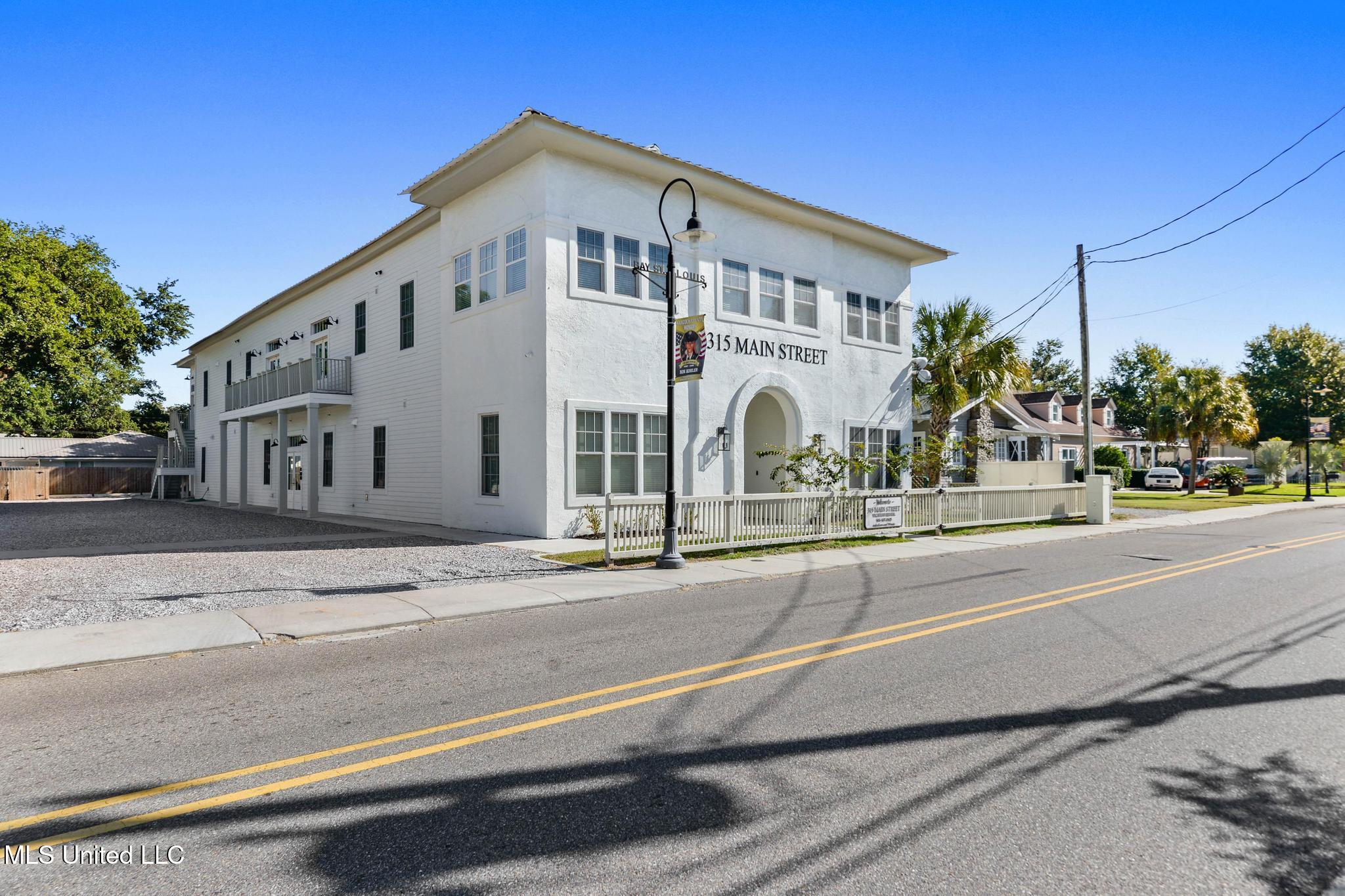 315 Main Street Property Photo 3