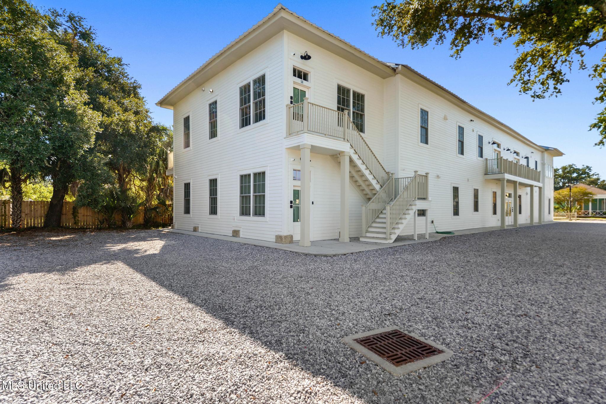 315 Main Street Property Photo 4