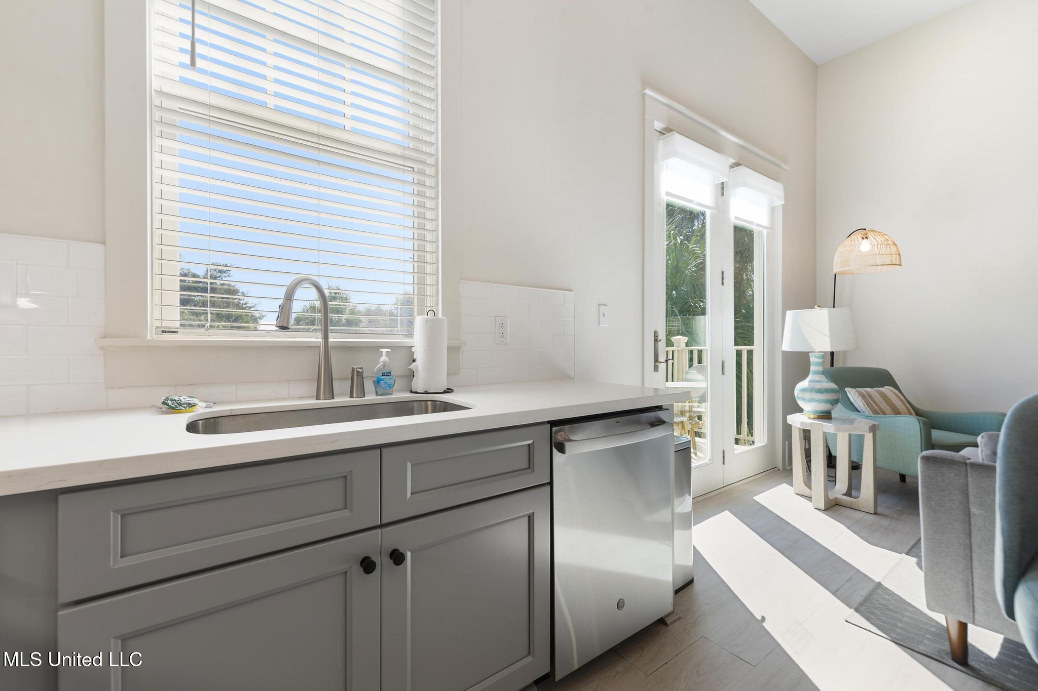 315 Main Street Property Photo 14