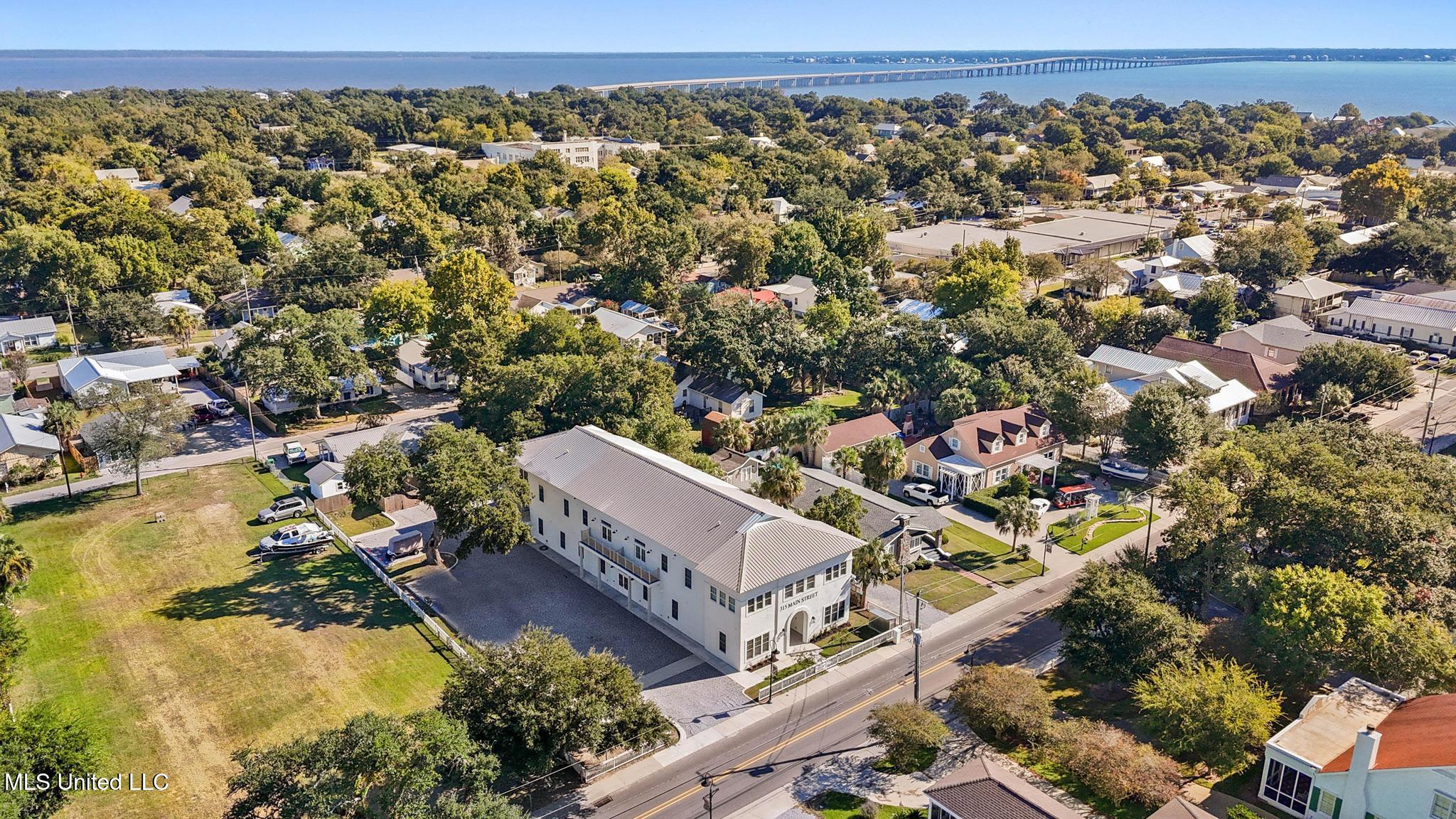 315 Main Street Property Photo 25