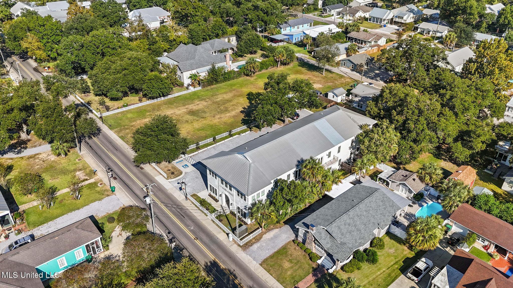 315 Main Street Property Photo 31