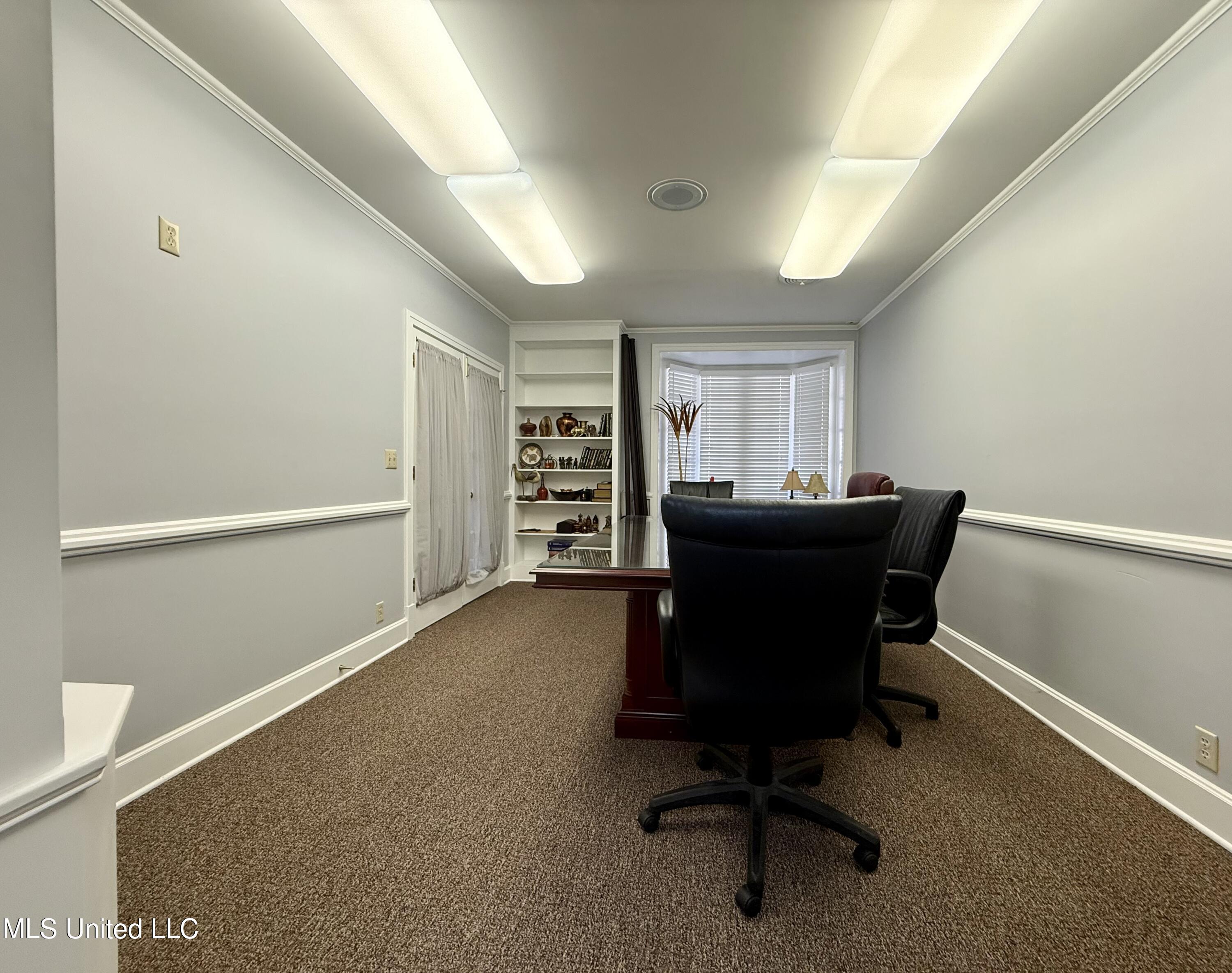 128 S First Street Property Photo 4