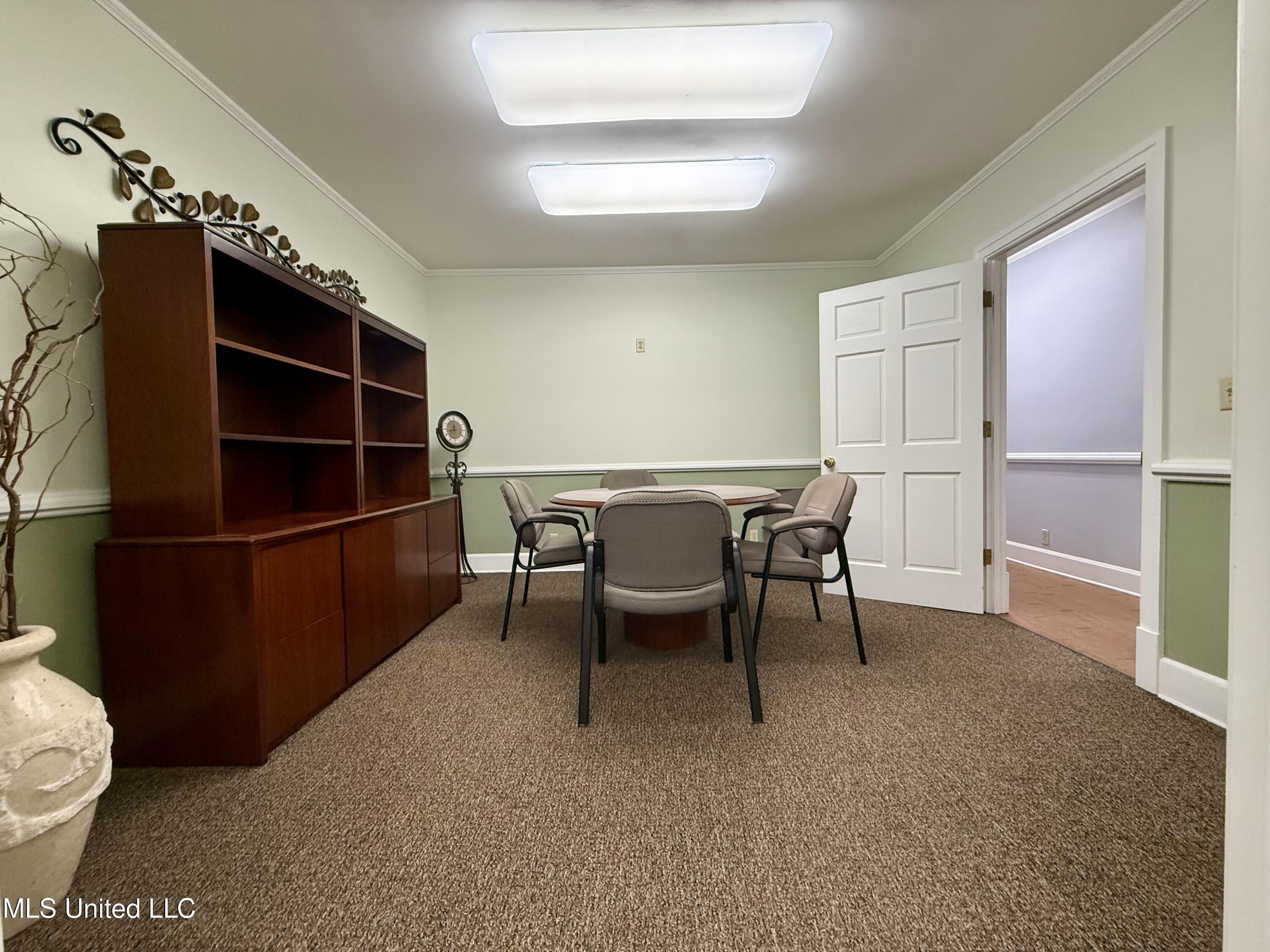 128 S First Street Property Photo 8