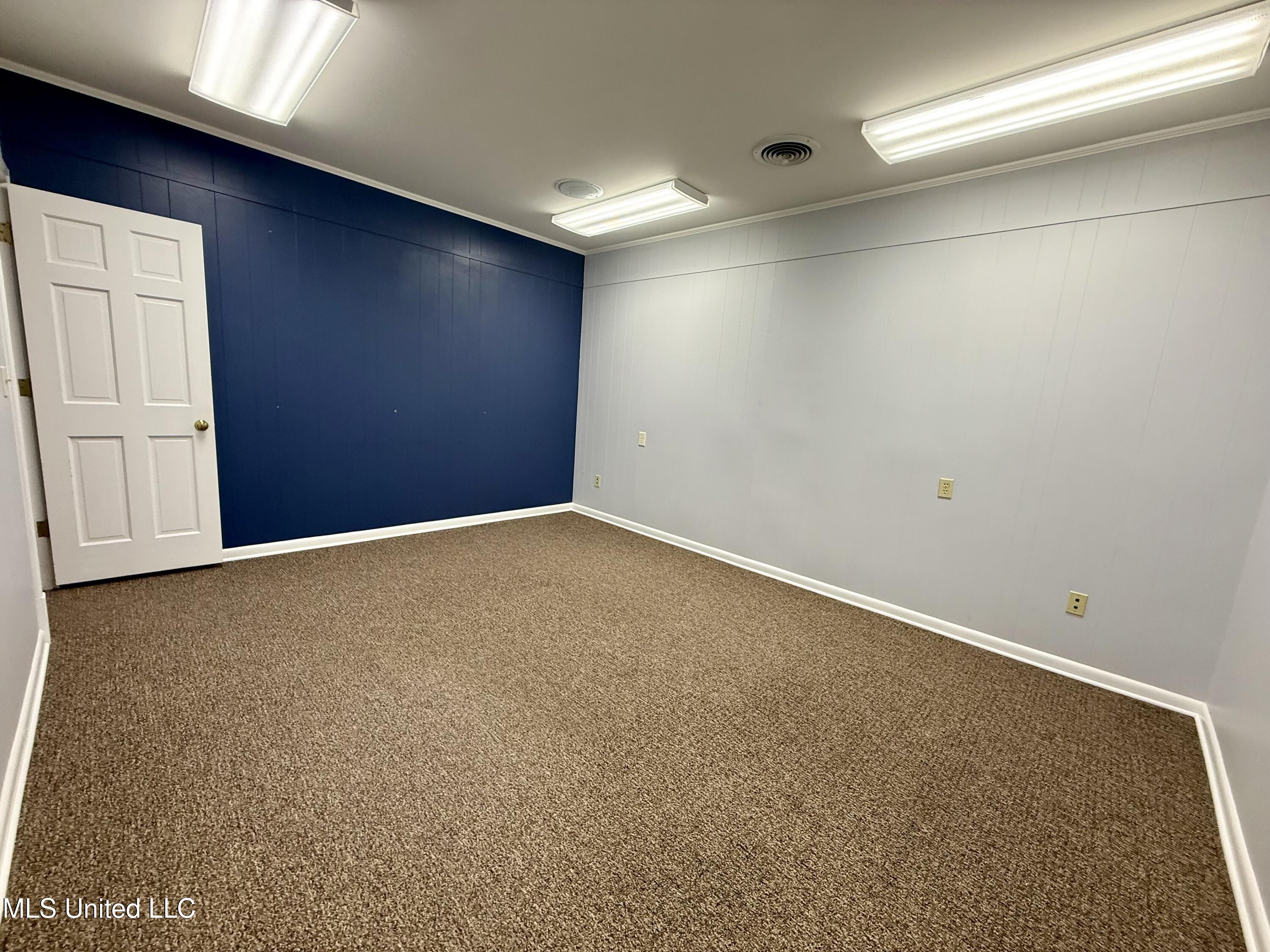 128 S First Street Property Photo 15