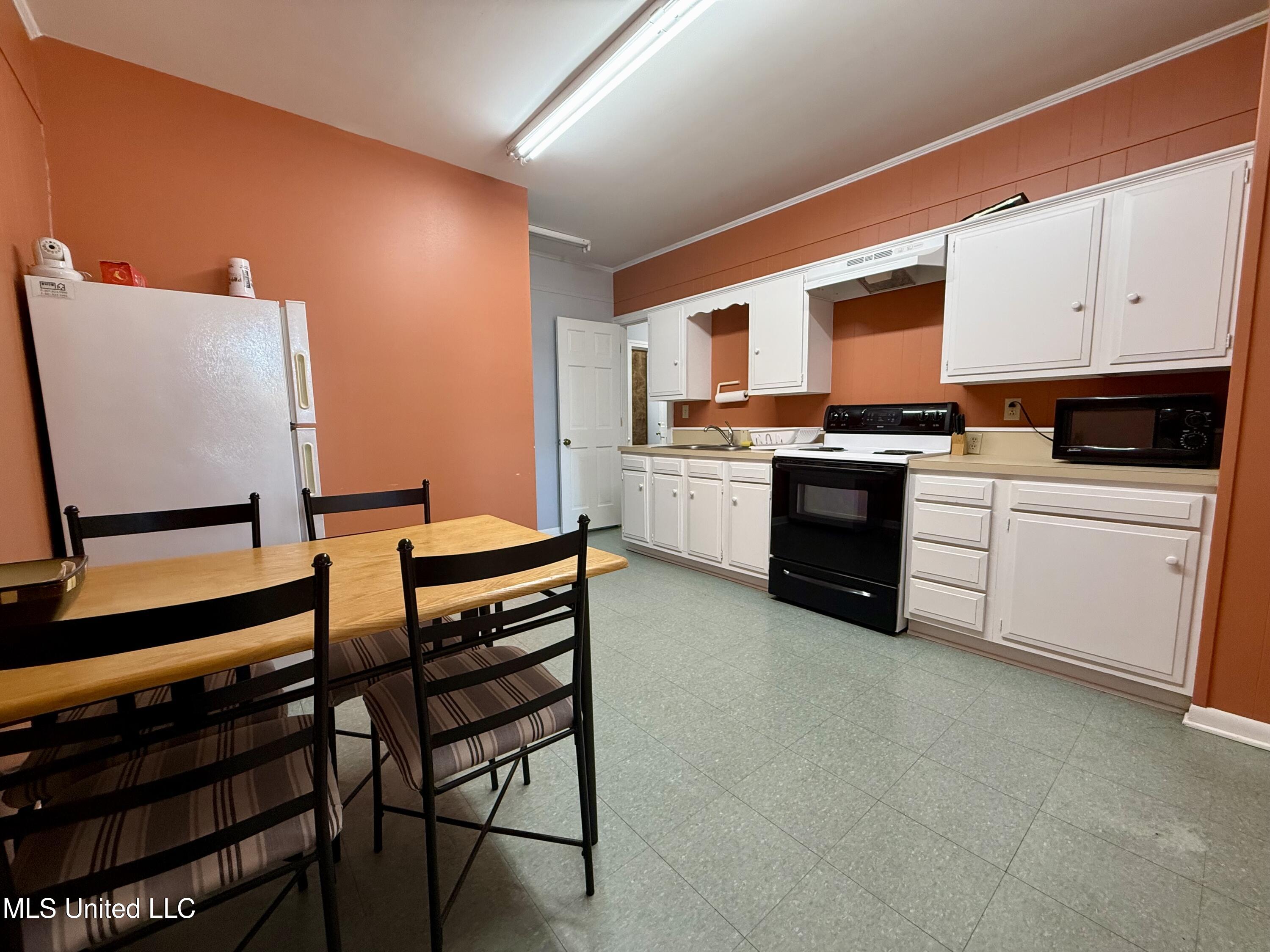 128 S First Street Property Photo 18