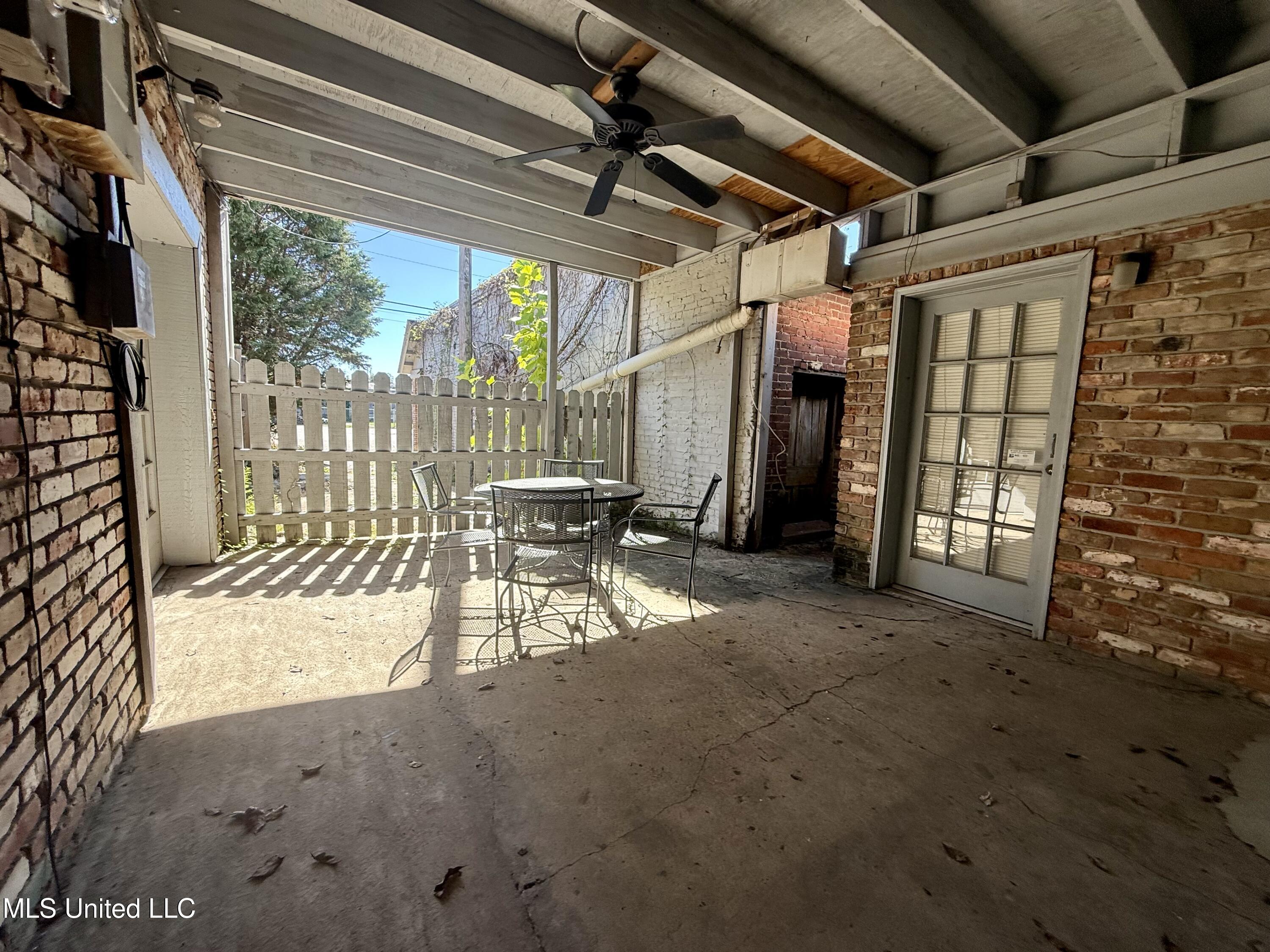 128 S First Street Property Photo 19