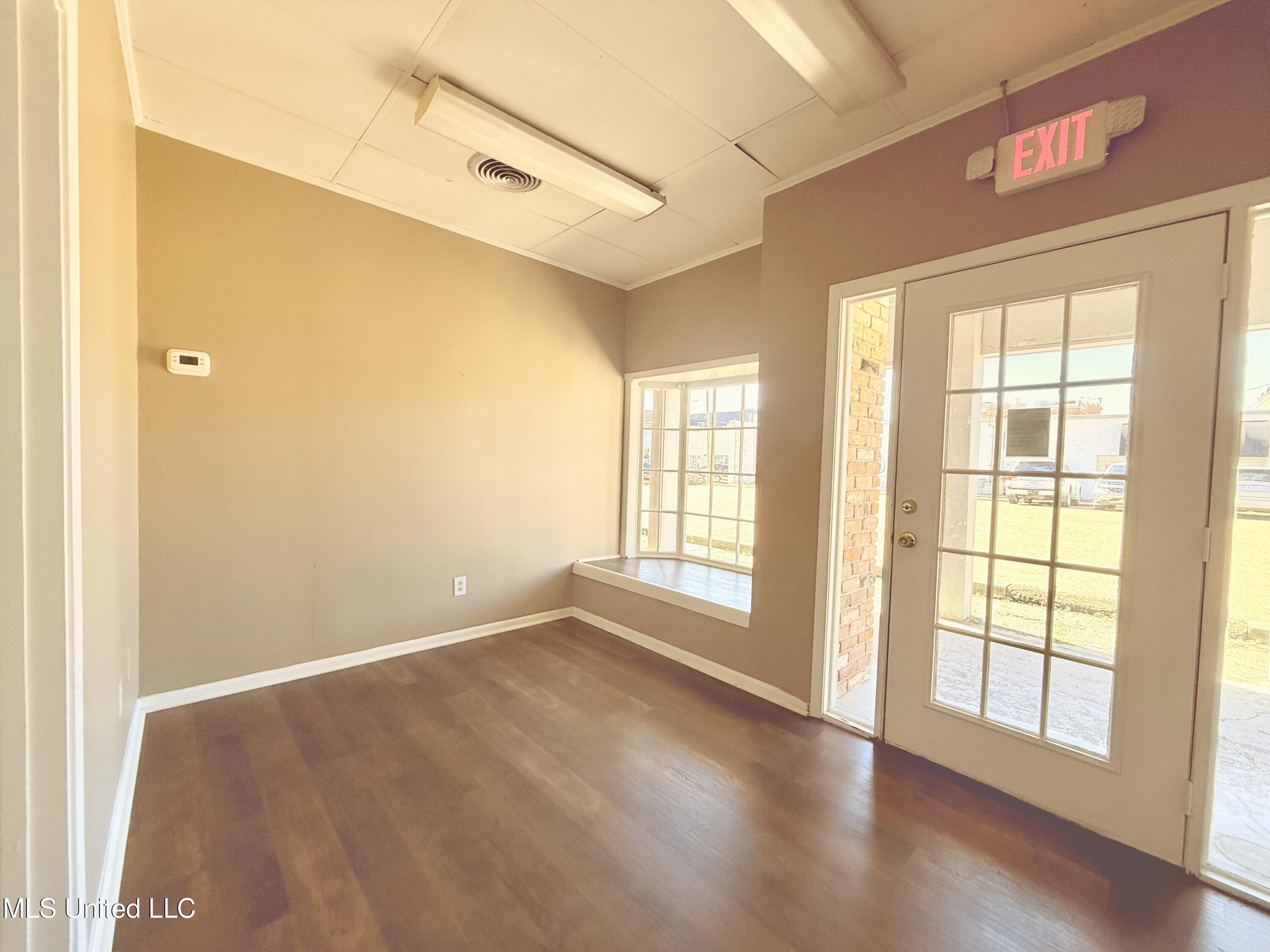 128 S First Street Property Photo 22