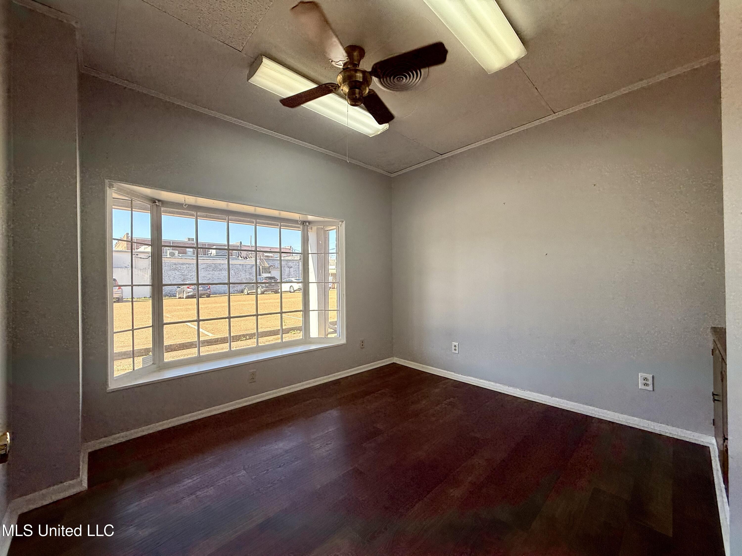 128 S First Street Property Photo 24