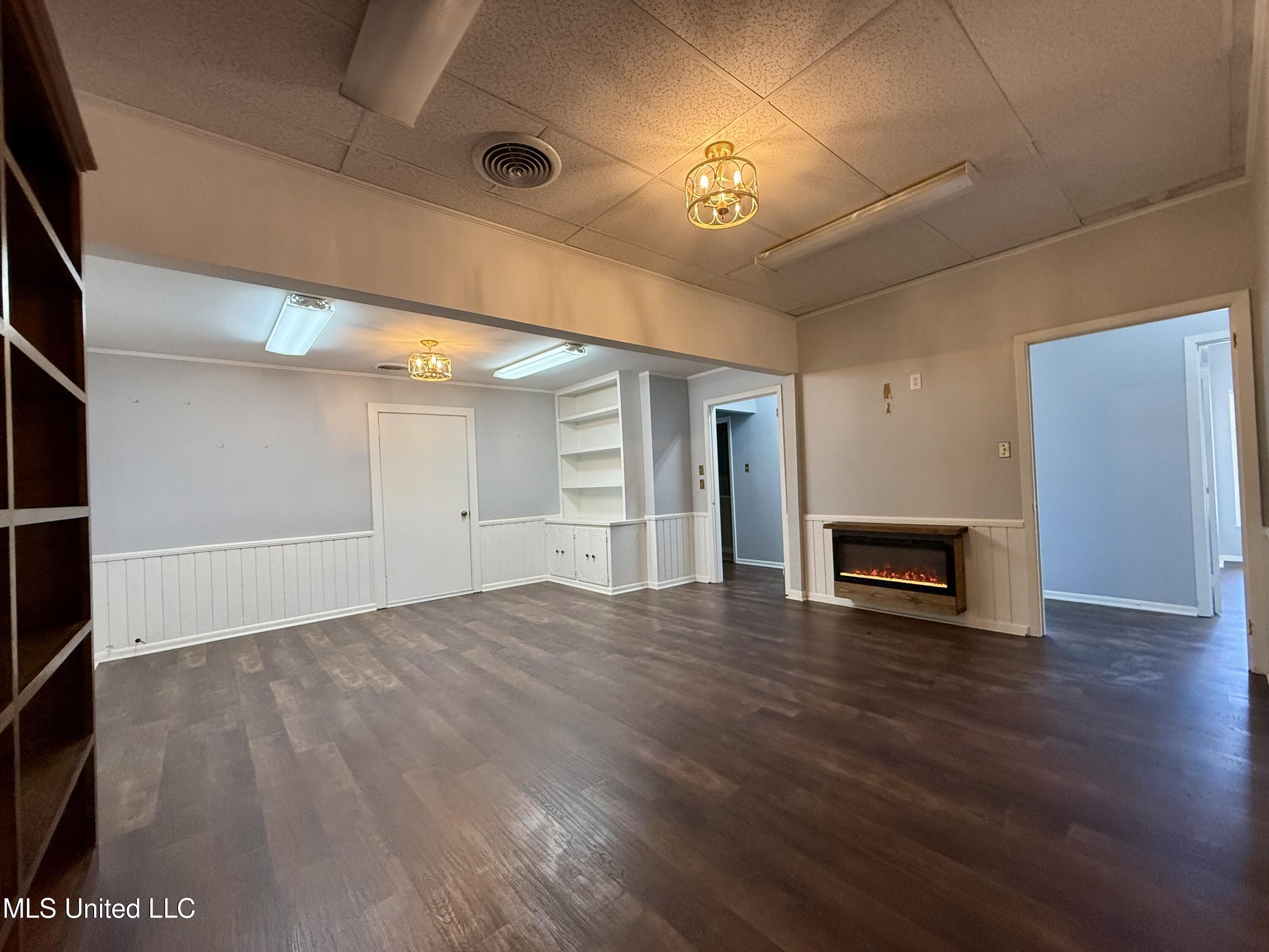 128 S First Street Property Photo 32