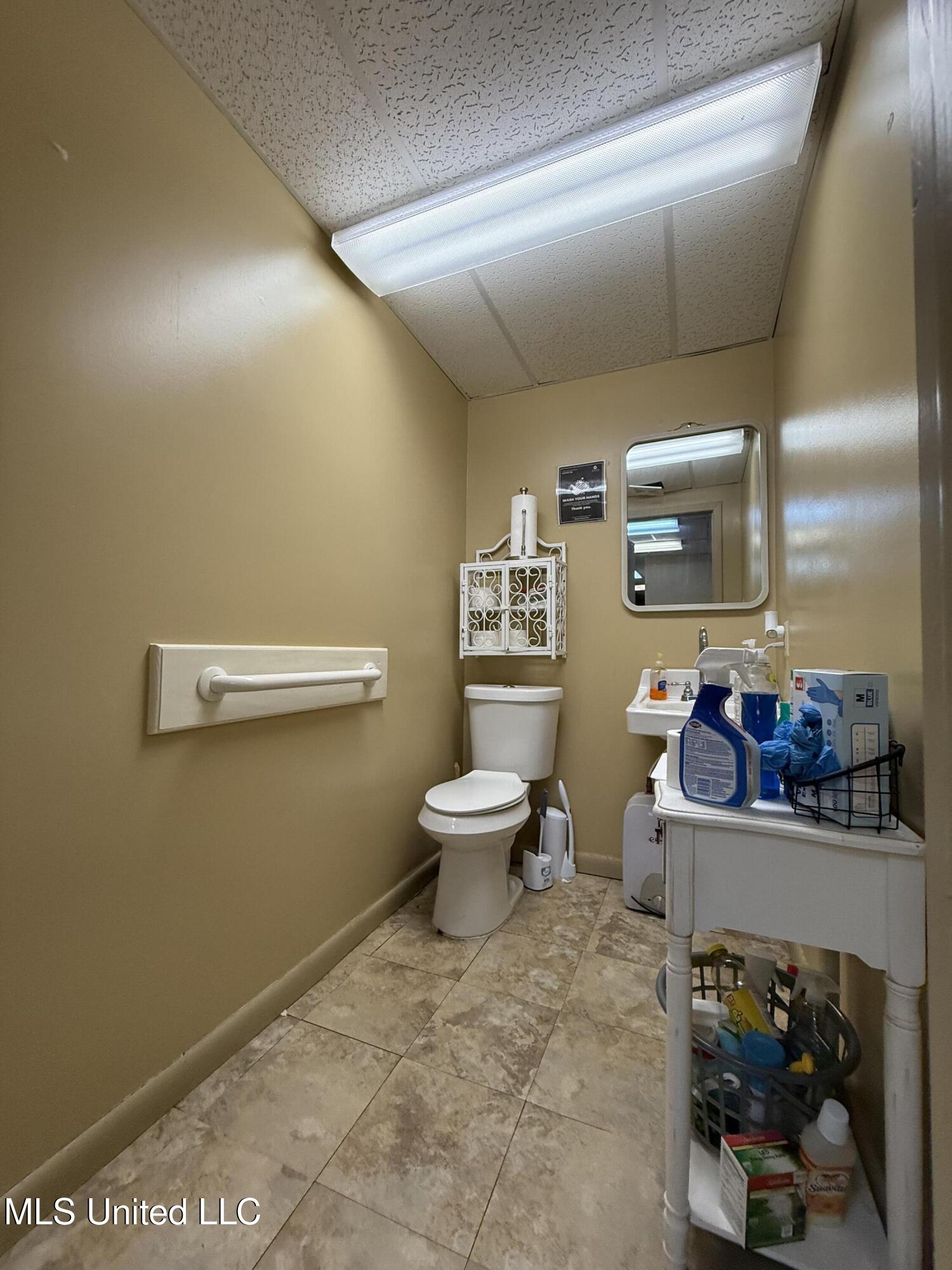 128 S First Street Property Photo 38