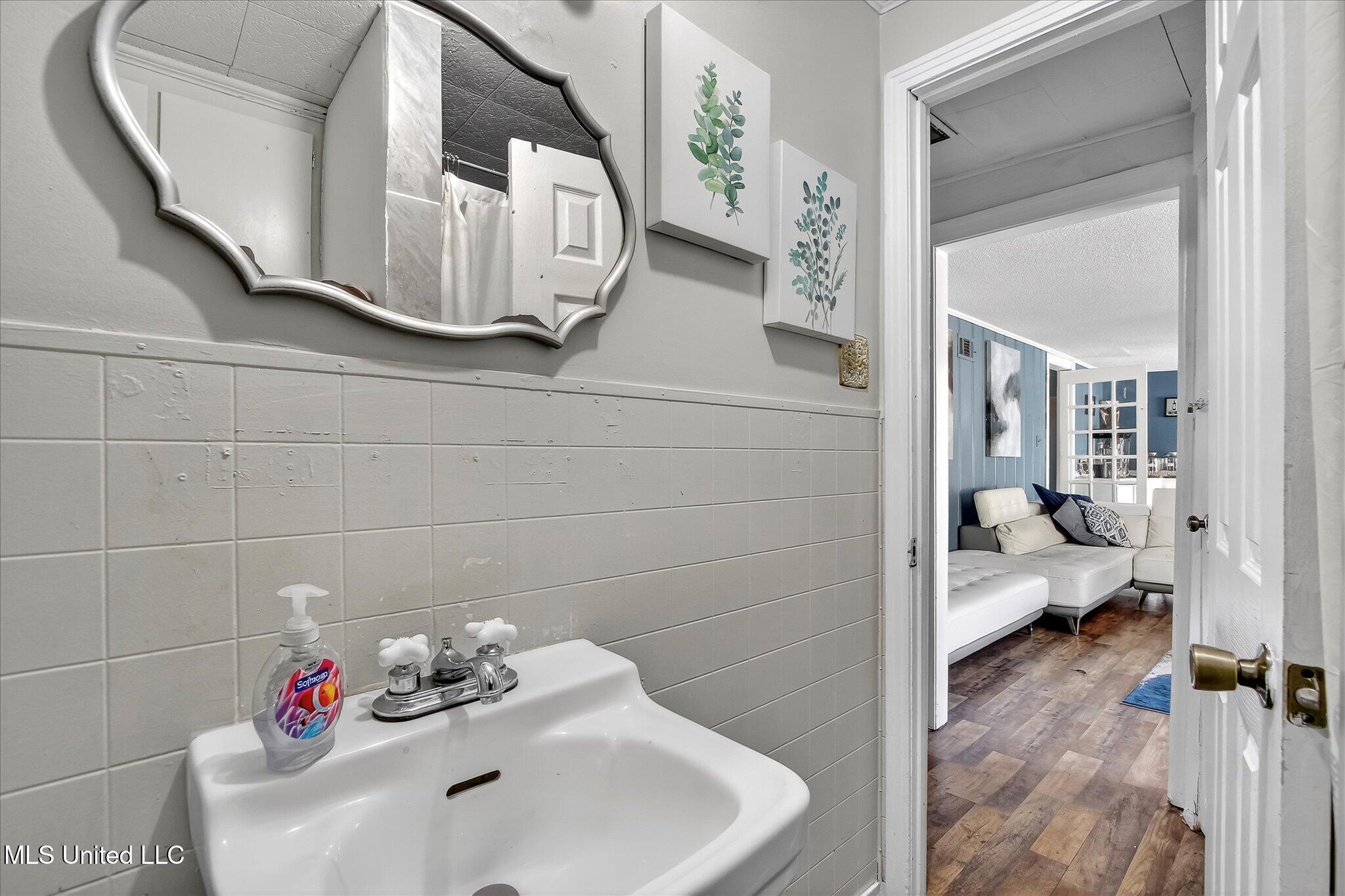 1264 28th Street Property Photo 28