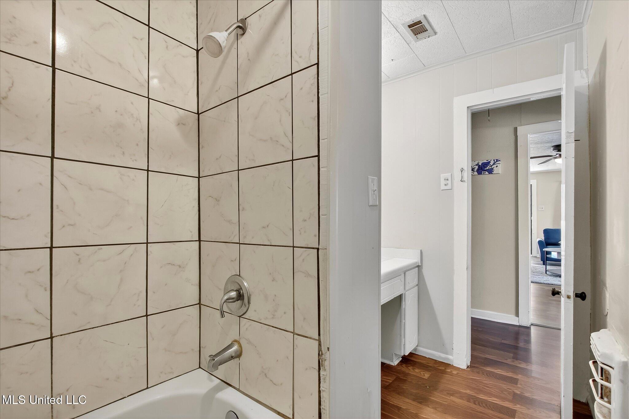 1264 28th Street Property Photo 34