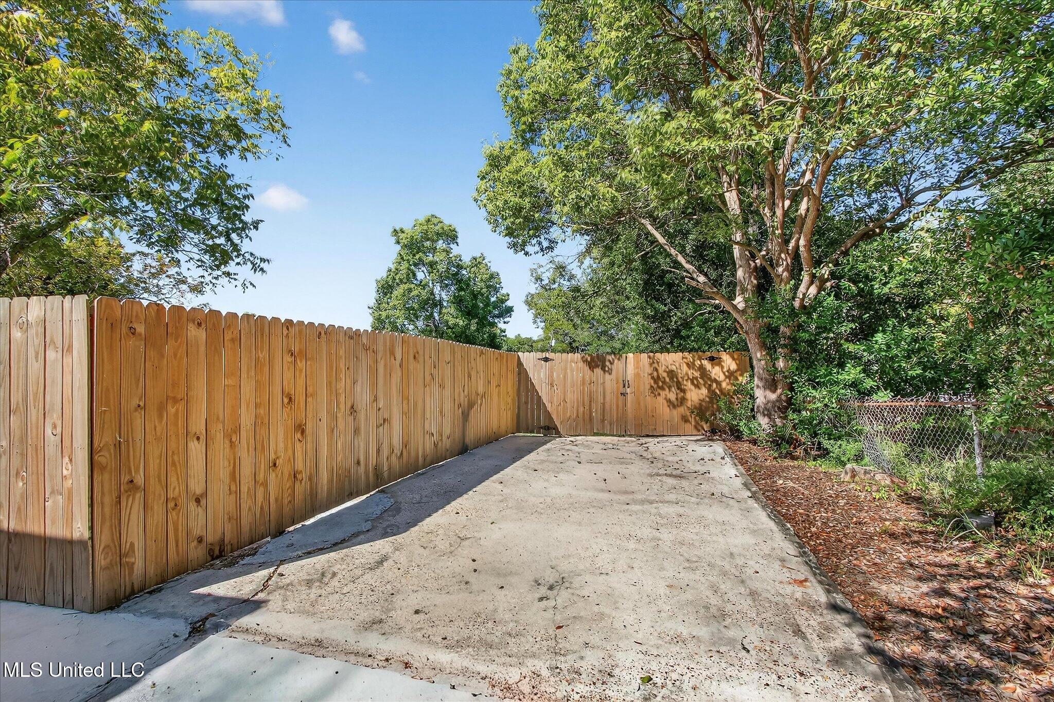 1264 28th Street Property Photo 43