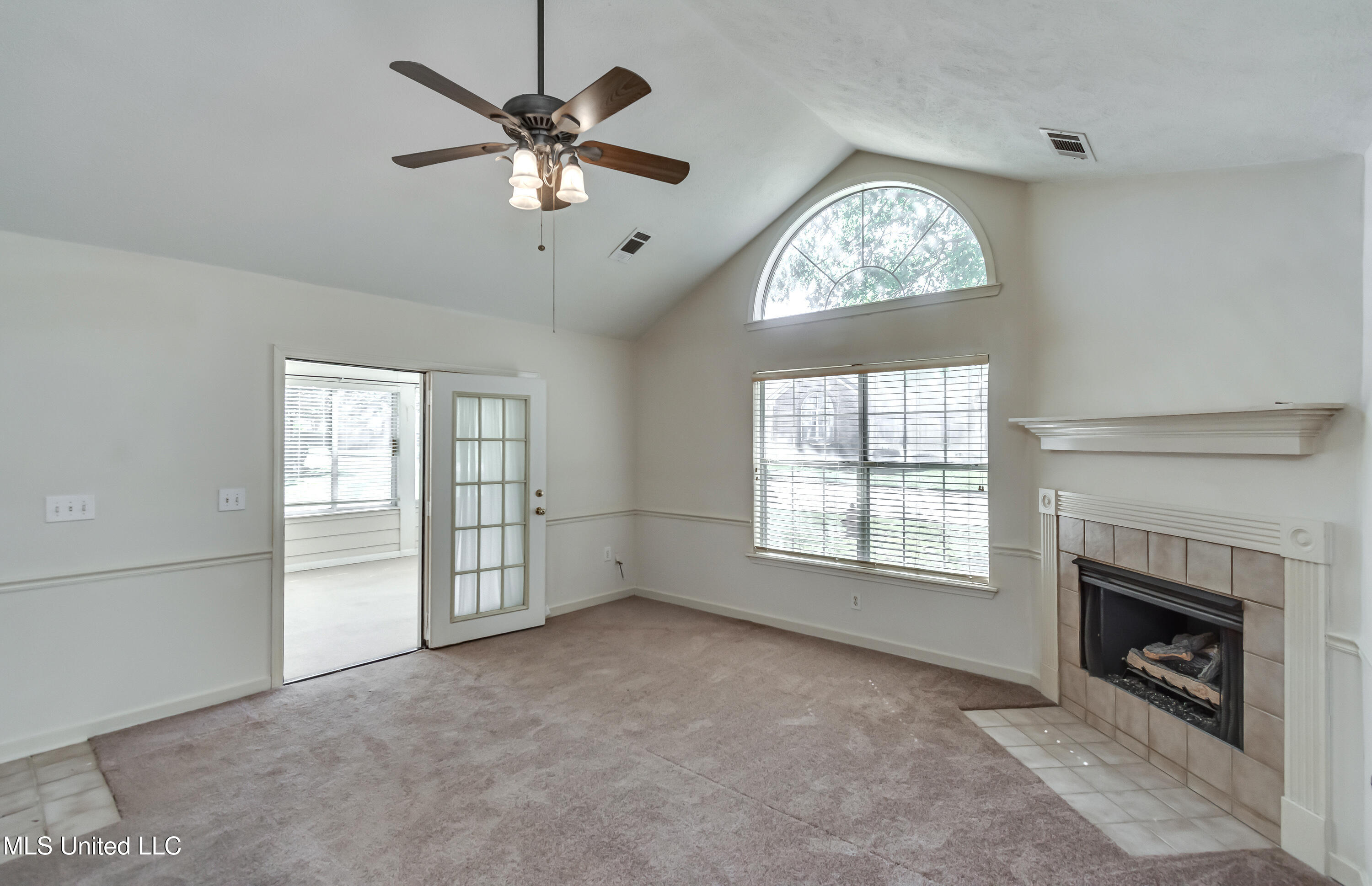 1123 Gerrits Landing Property Photo 8