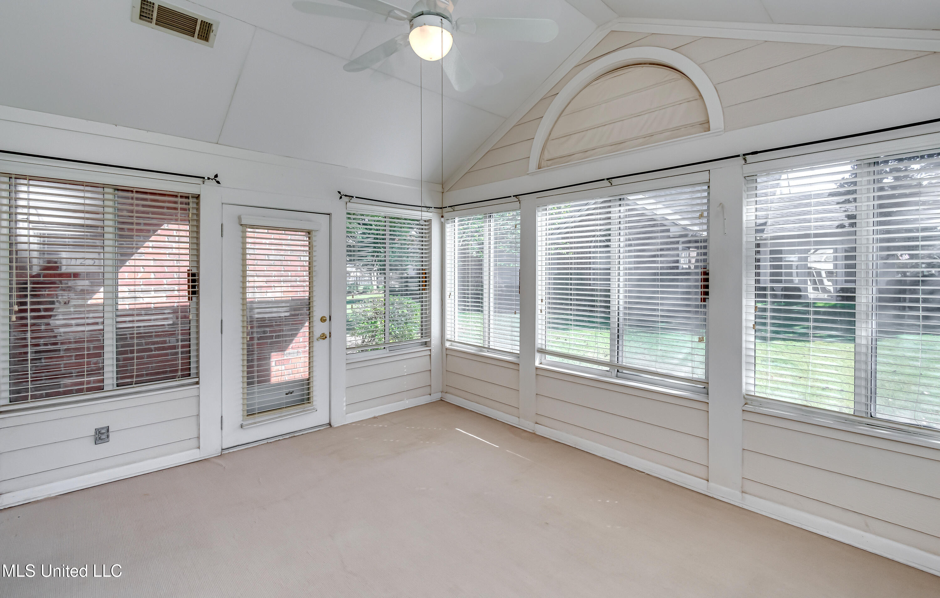 1123 Gerrits Landing Property Photo 25