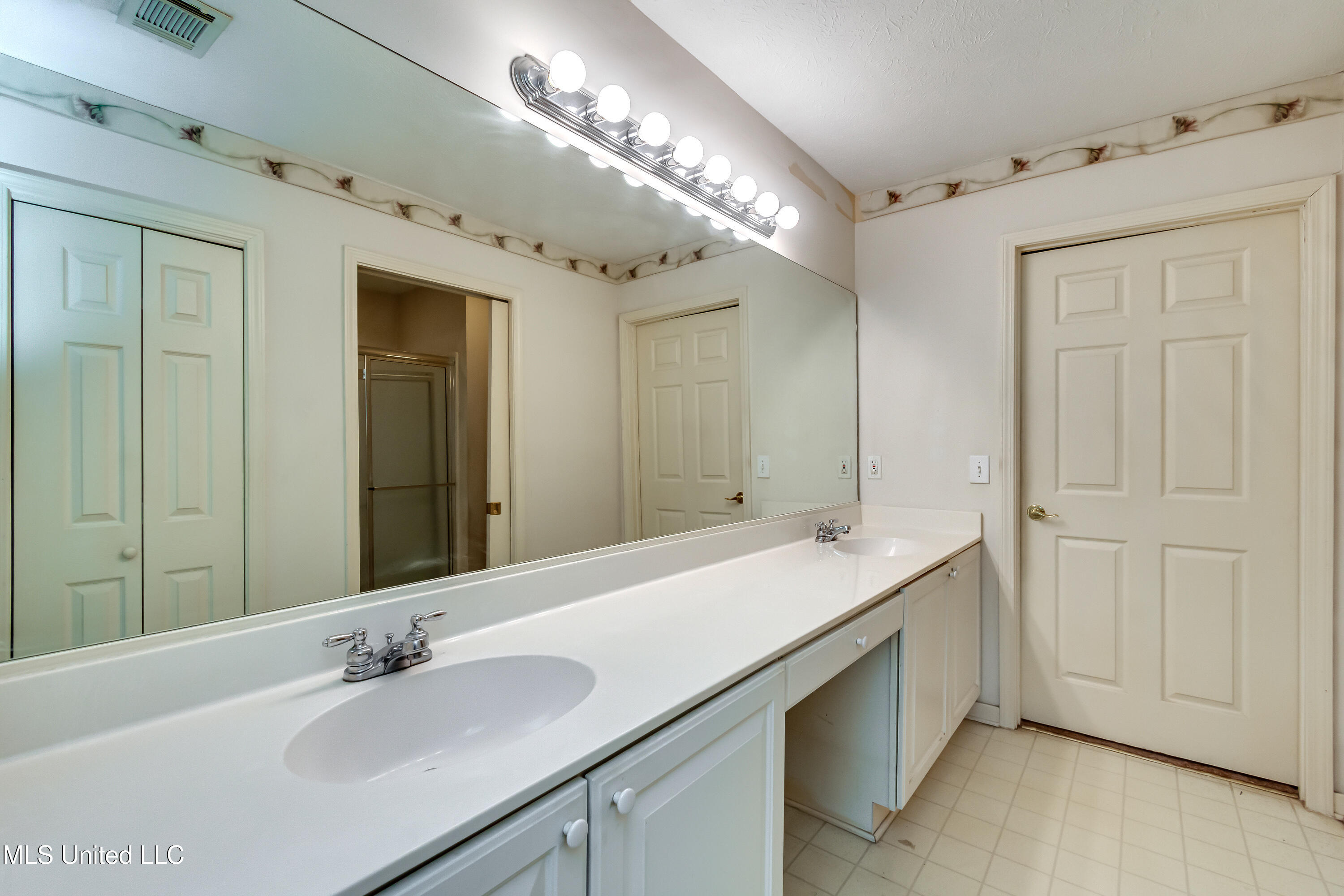 1123 Gerrits Landing Property Photo 29