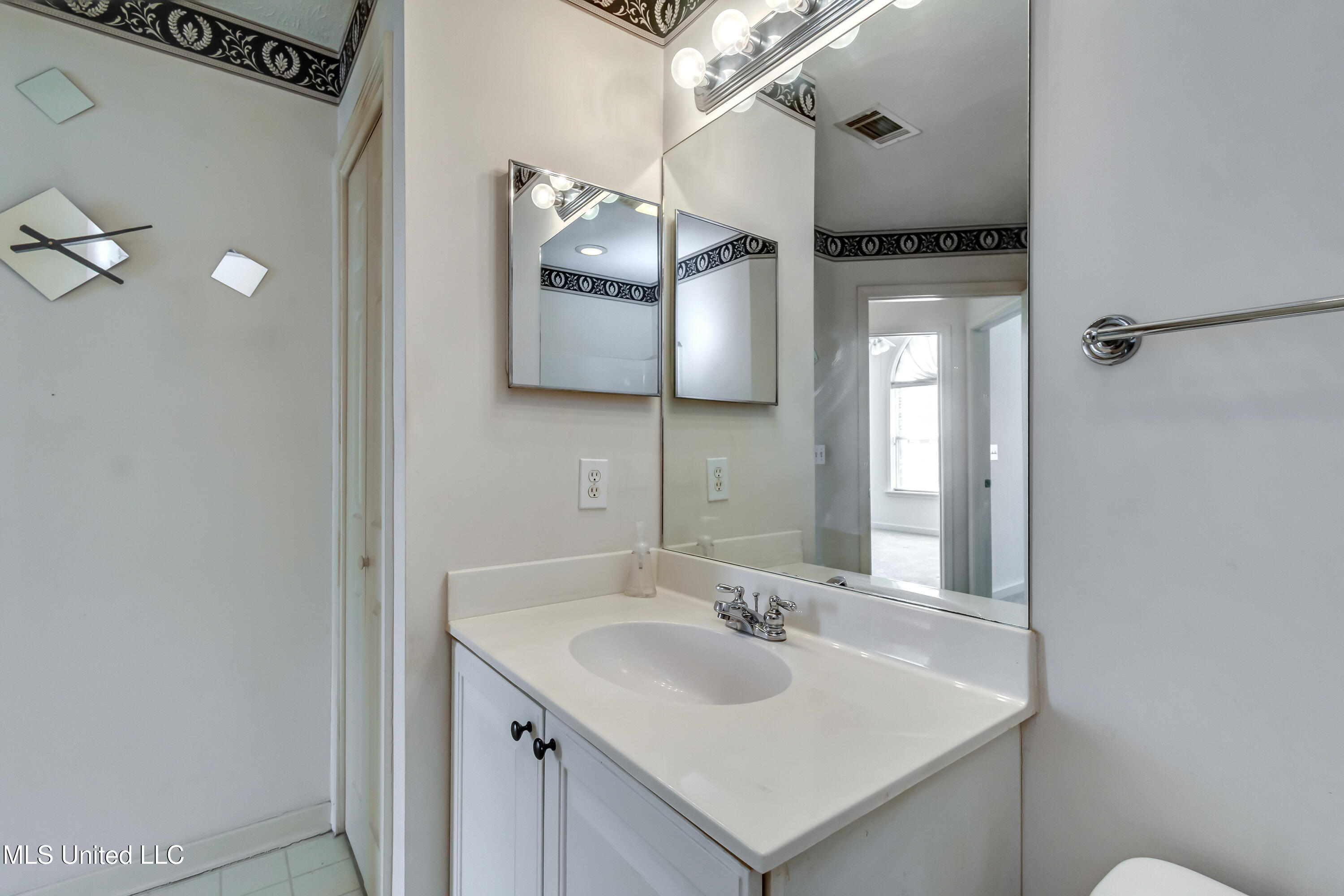 1123 Gerrits Landing Property Photo 38