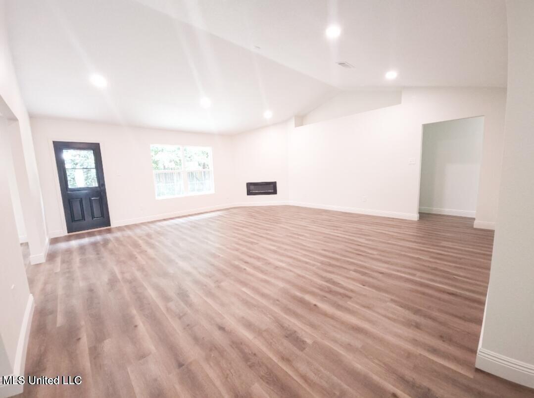 3412 Hermitage Court Property Photo 3