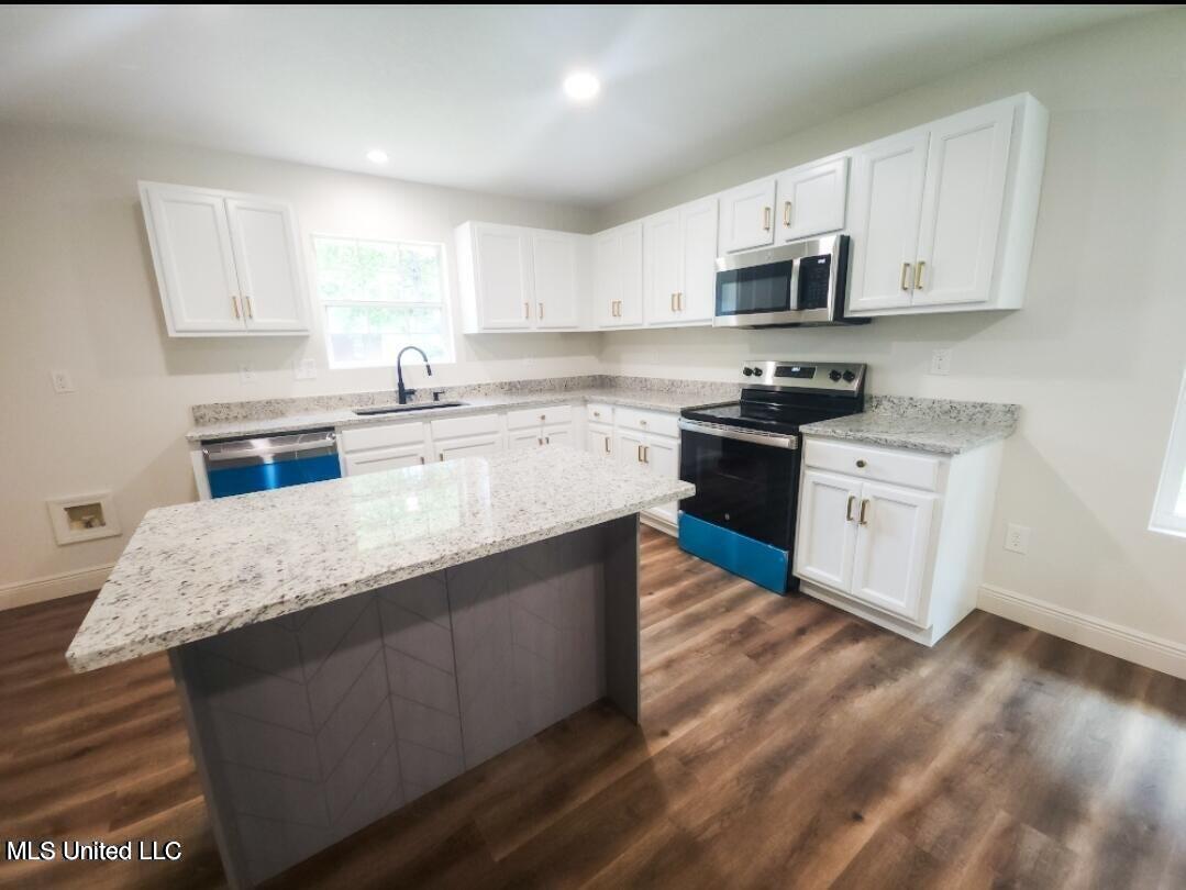 3412 Hermitage Court Property Photo 8