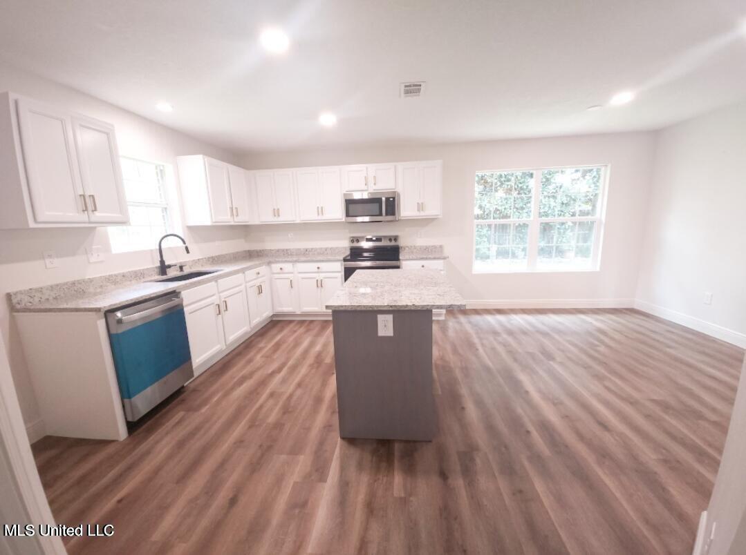 3412 Hermitage Court Property Photo 10