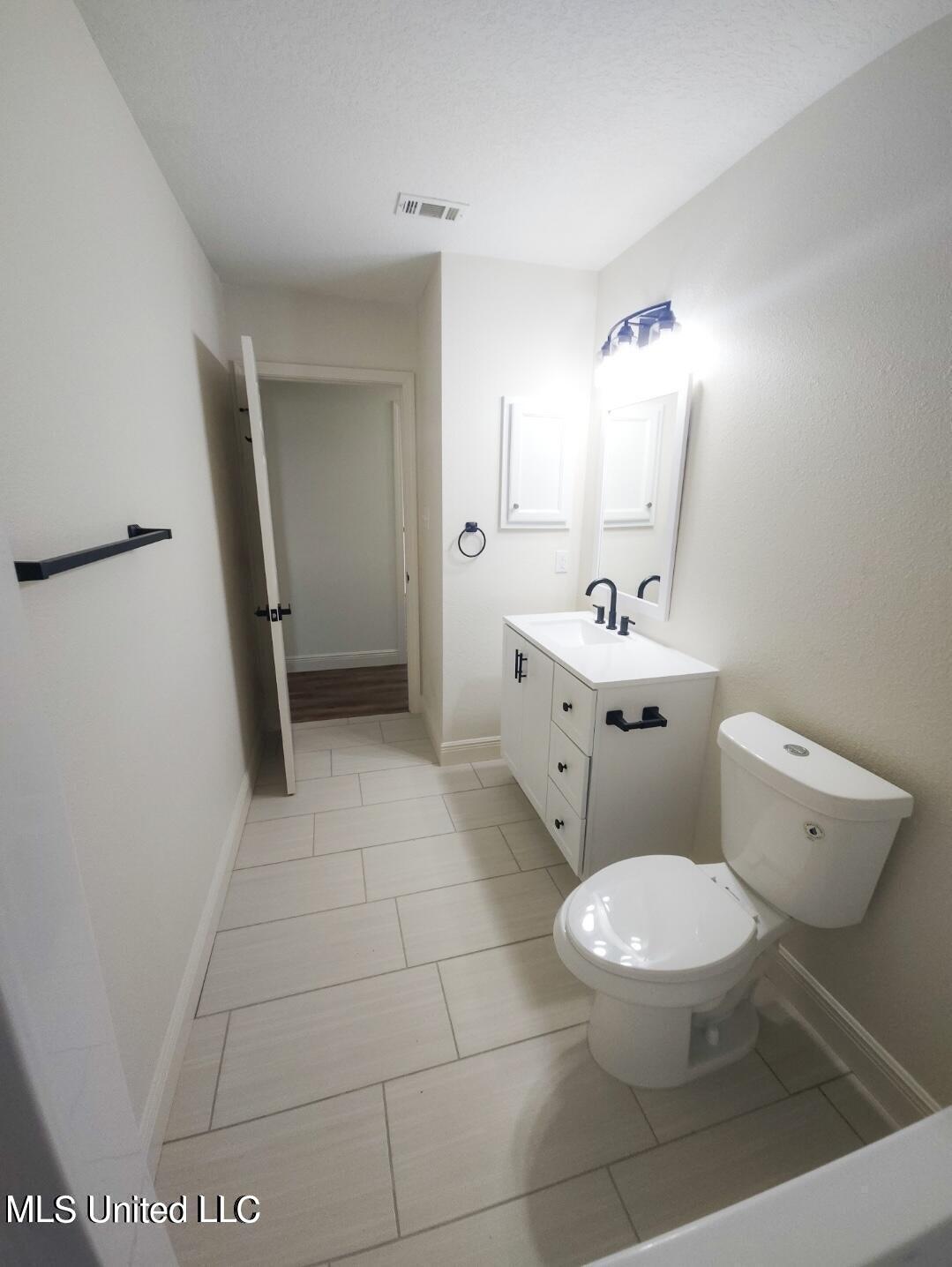 3412 Hermitage Court Property Photo 15