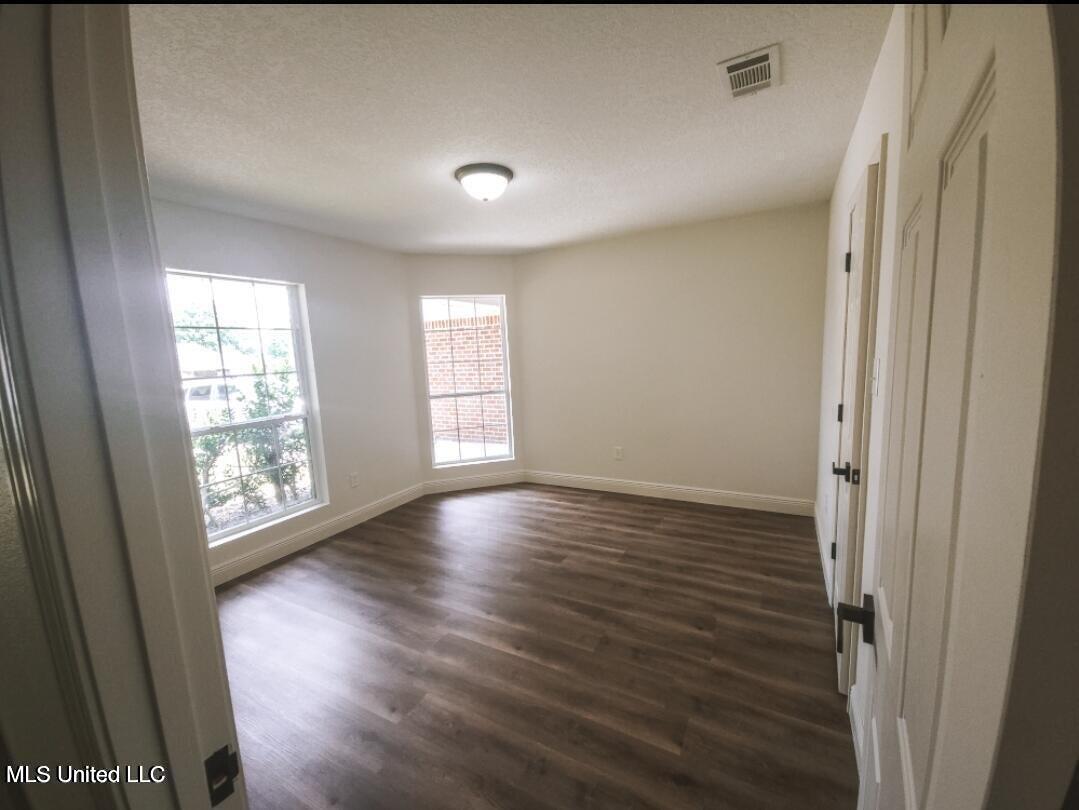 3412 Hermitage Court Property Photo 16