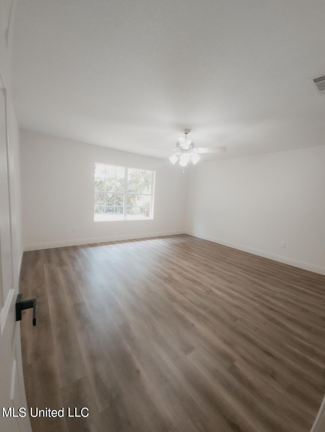 3412 Hermitage Court Property Photo 18