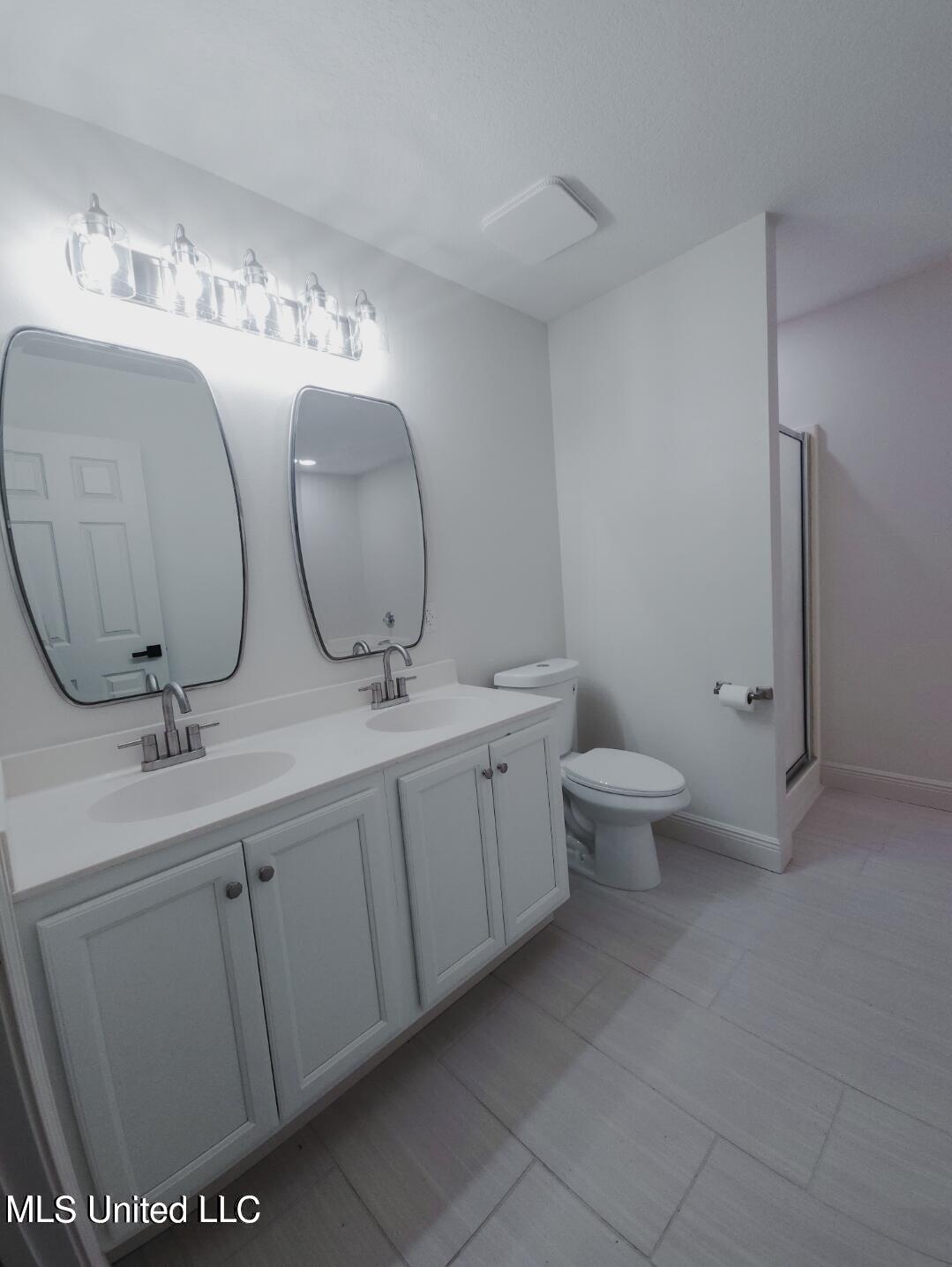 3412 Hermitage Court Property Photo 21