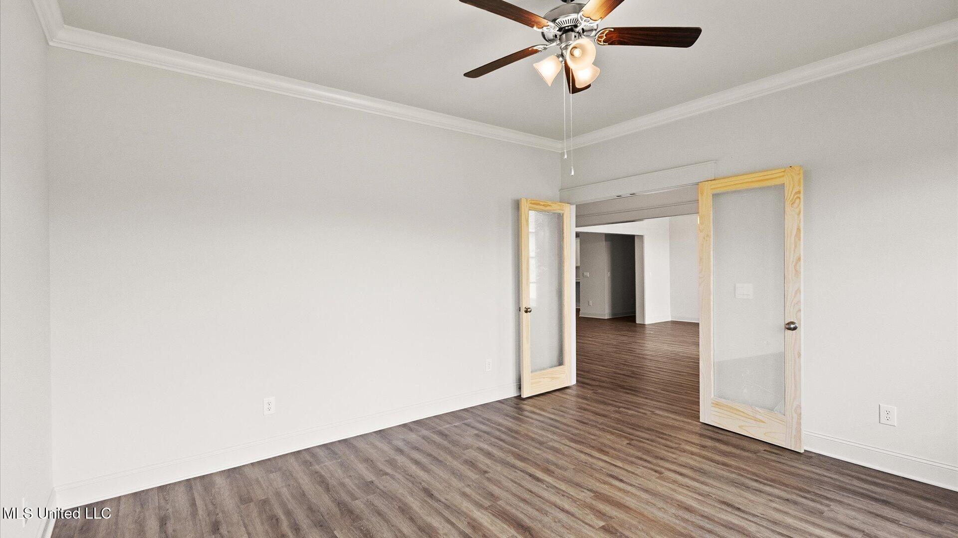 320 Cornerstone Crossing Property Photo 7