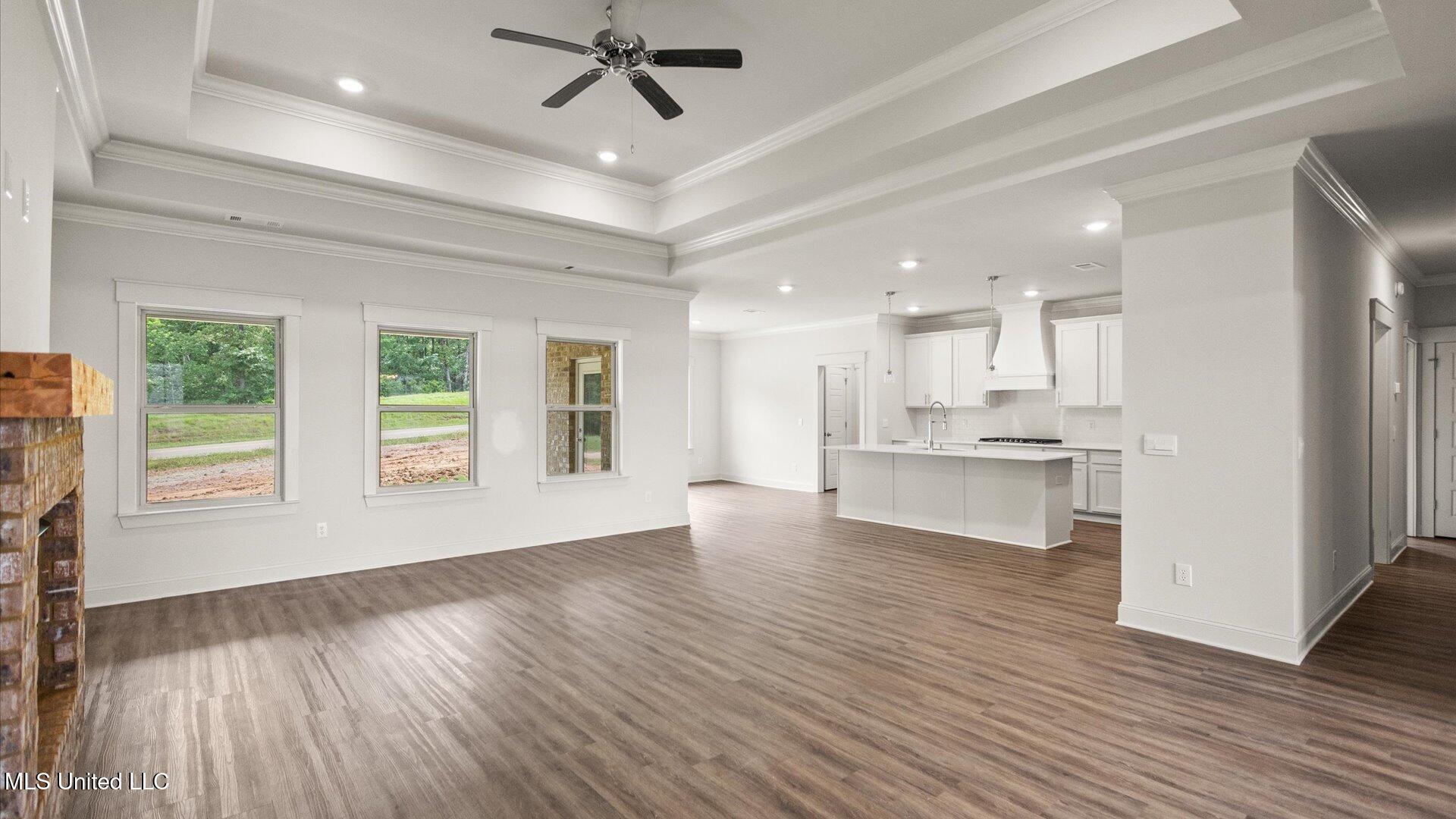 320 Cornerstone Crossing Property Photo 8