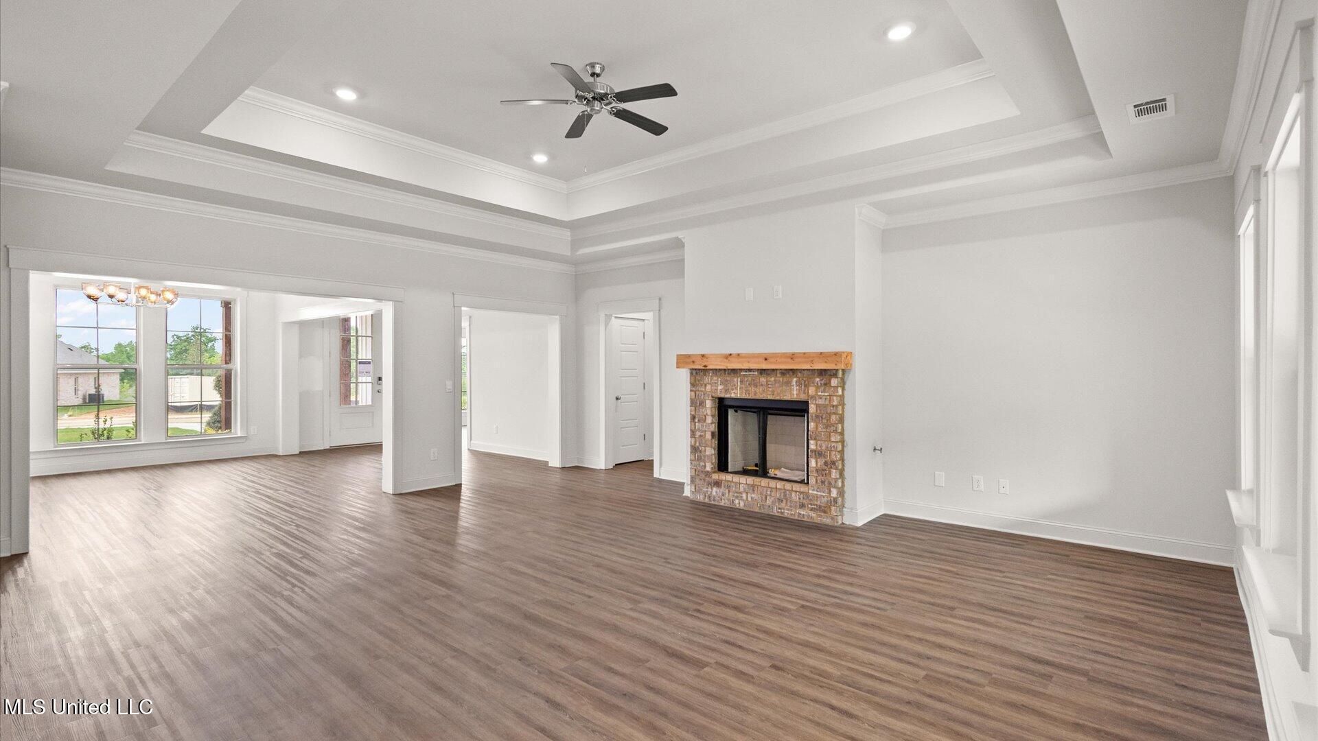 320 Cornerstone Crossing Property Photo 9