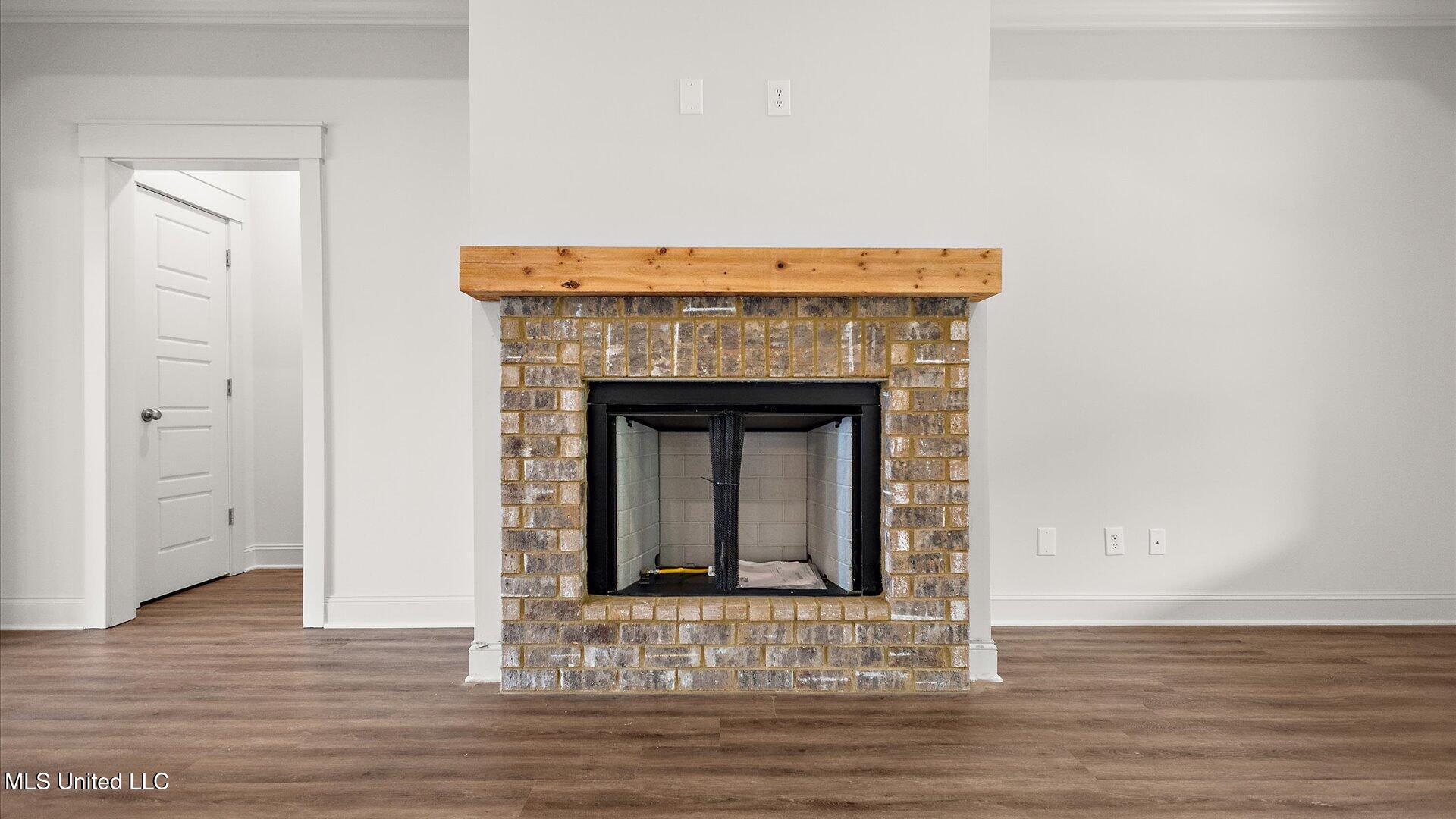 320 Cornerstone Crossing Property Photo 10