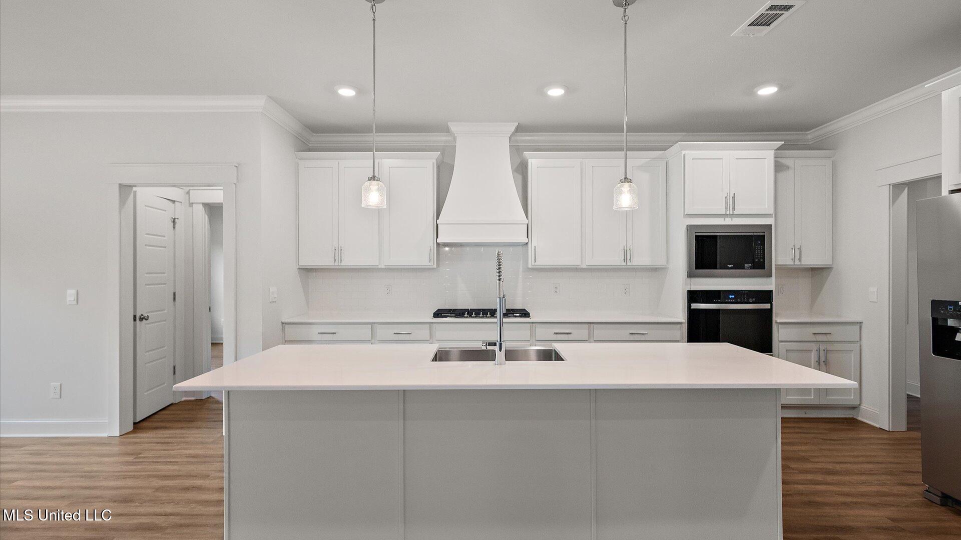 320 Cornerstone Crossing Property Photo 12