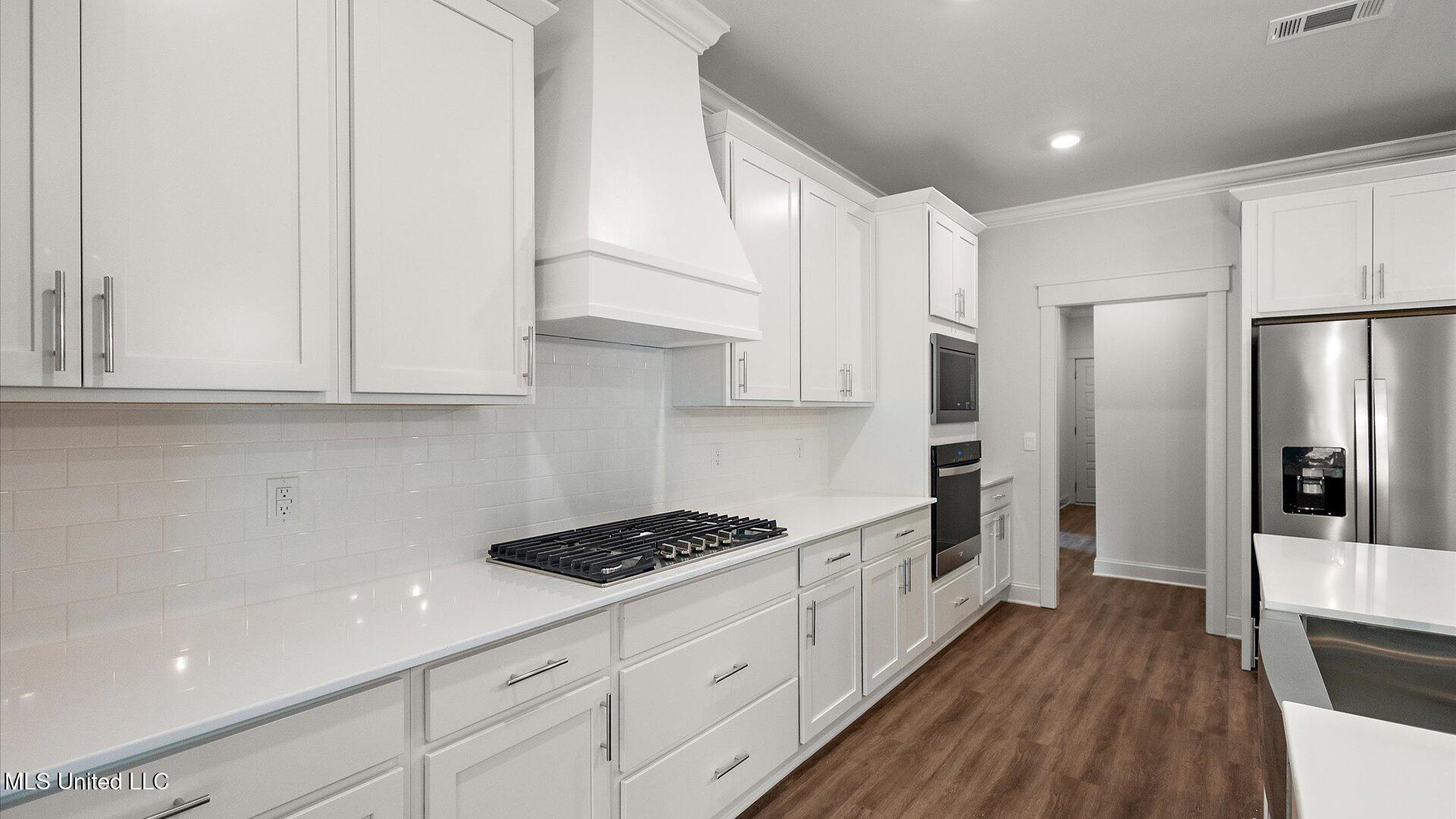 320 Cornerstone Crossing Property Photo 16