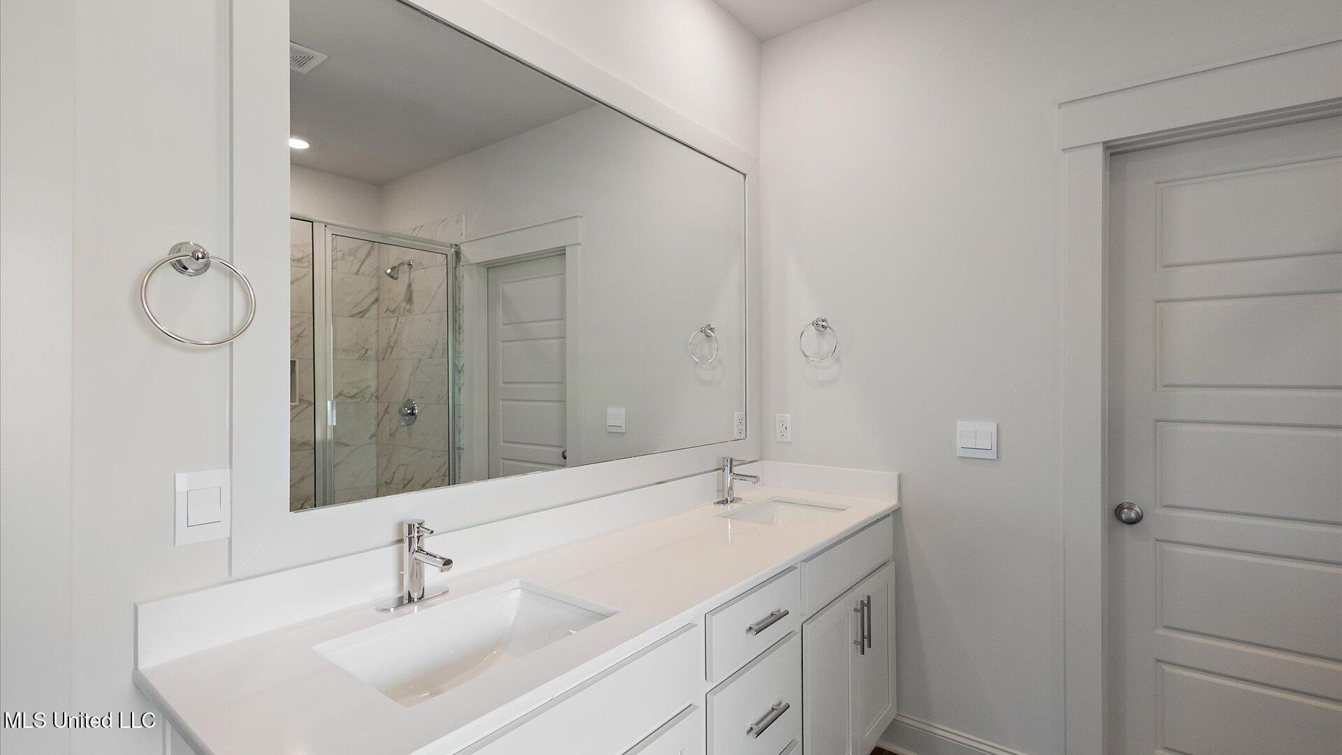 320 Cornerstone Crossing Property Photo 21