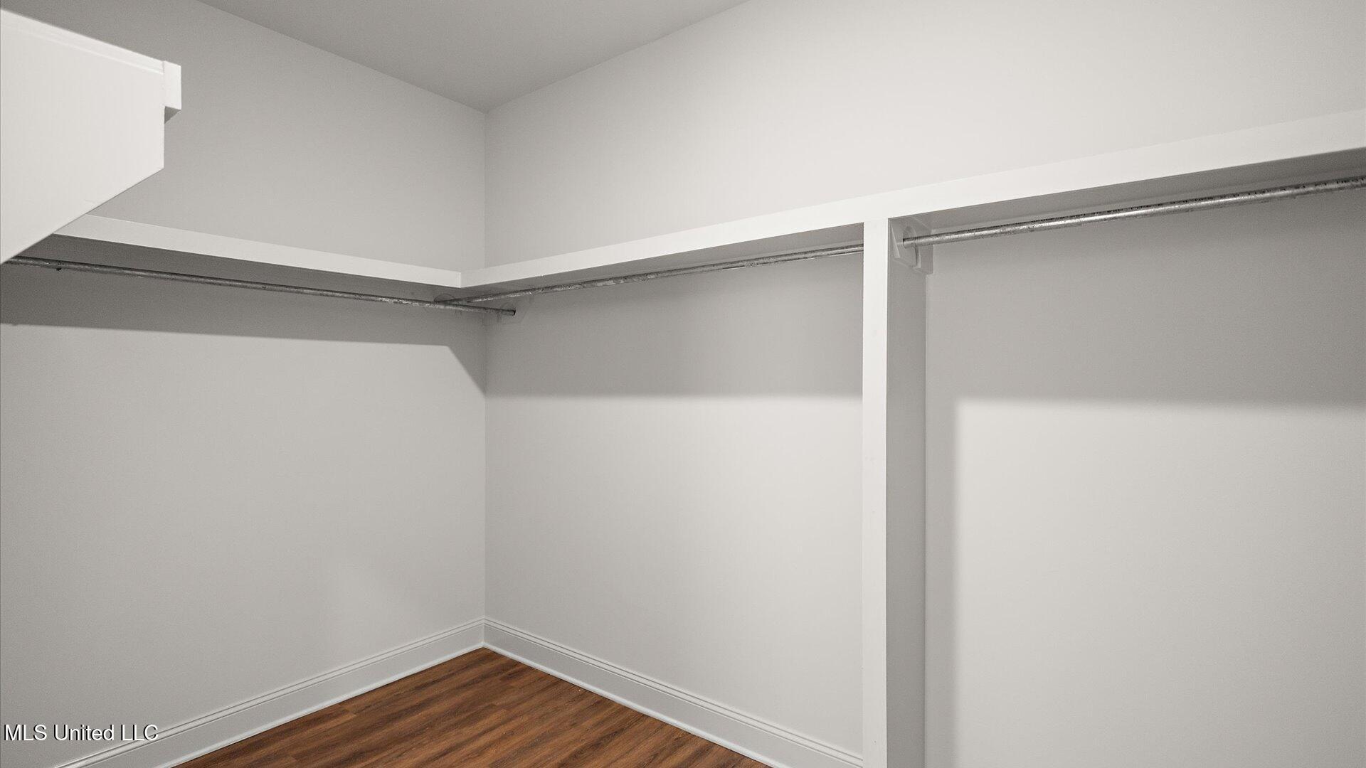 320 Cornerstone Crossing Property Photo 26