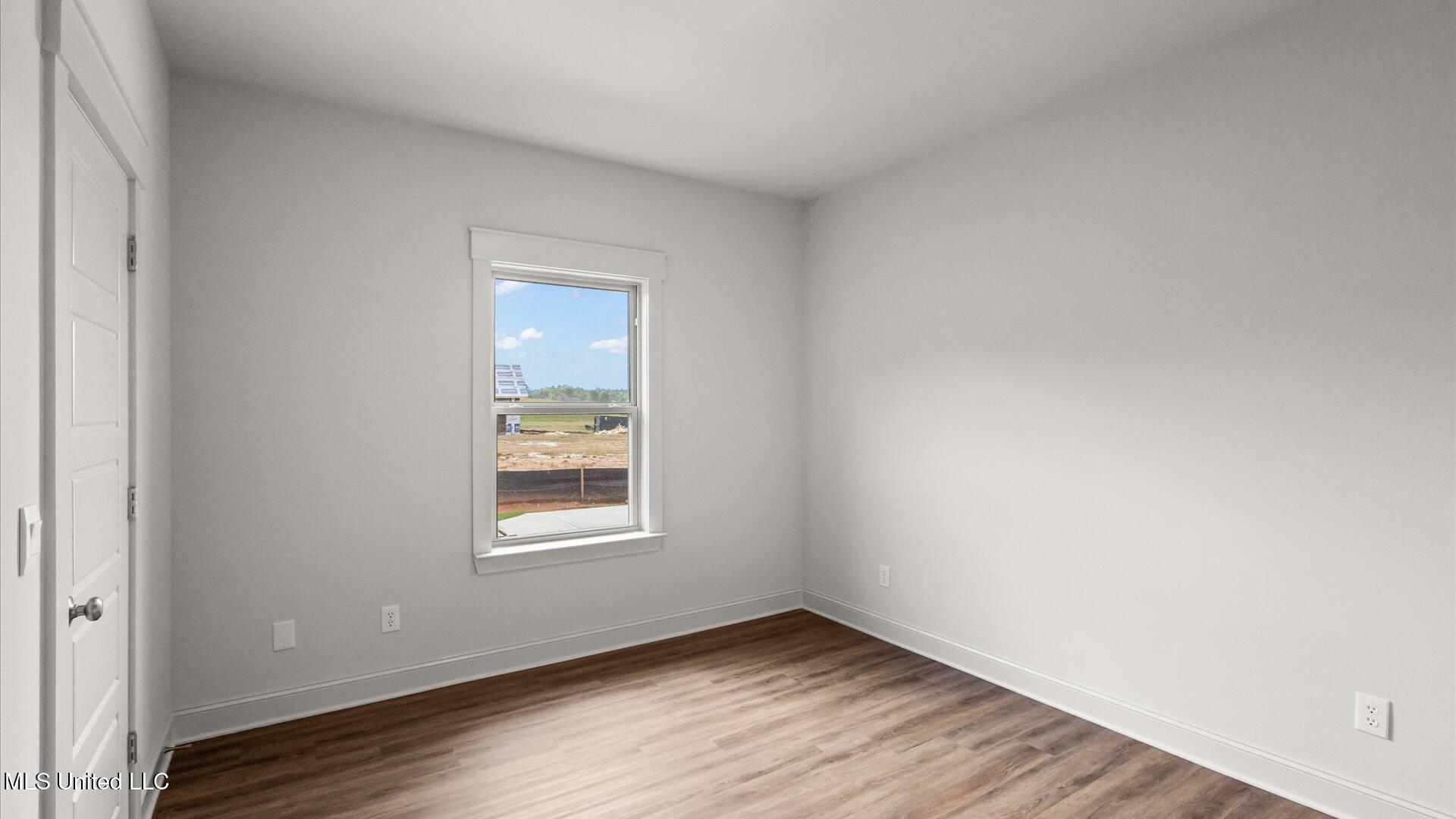 320 Cornerstone Crossing Property Photo 32