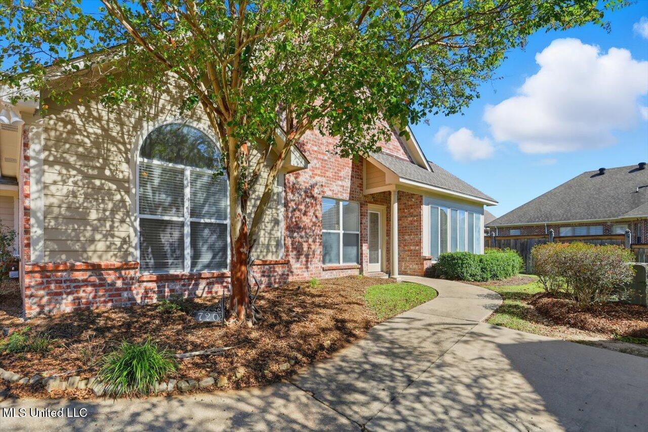 720 Independence Boulevard Property Photo 1