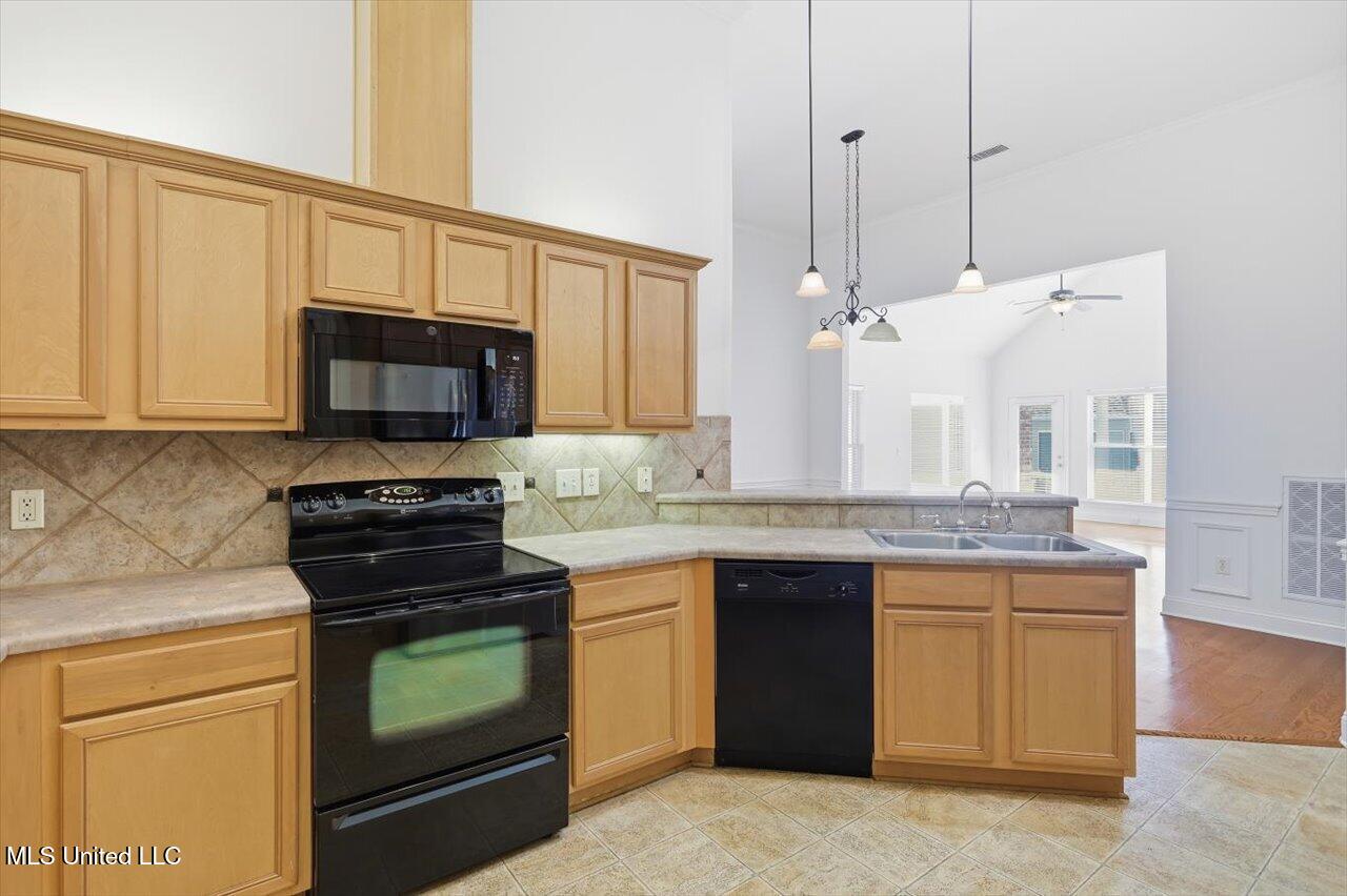 720 Independence Boulevard Property Photo 12