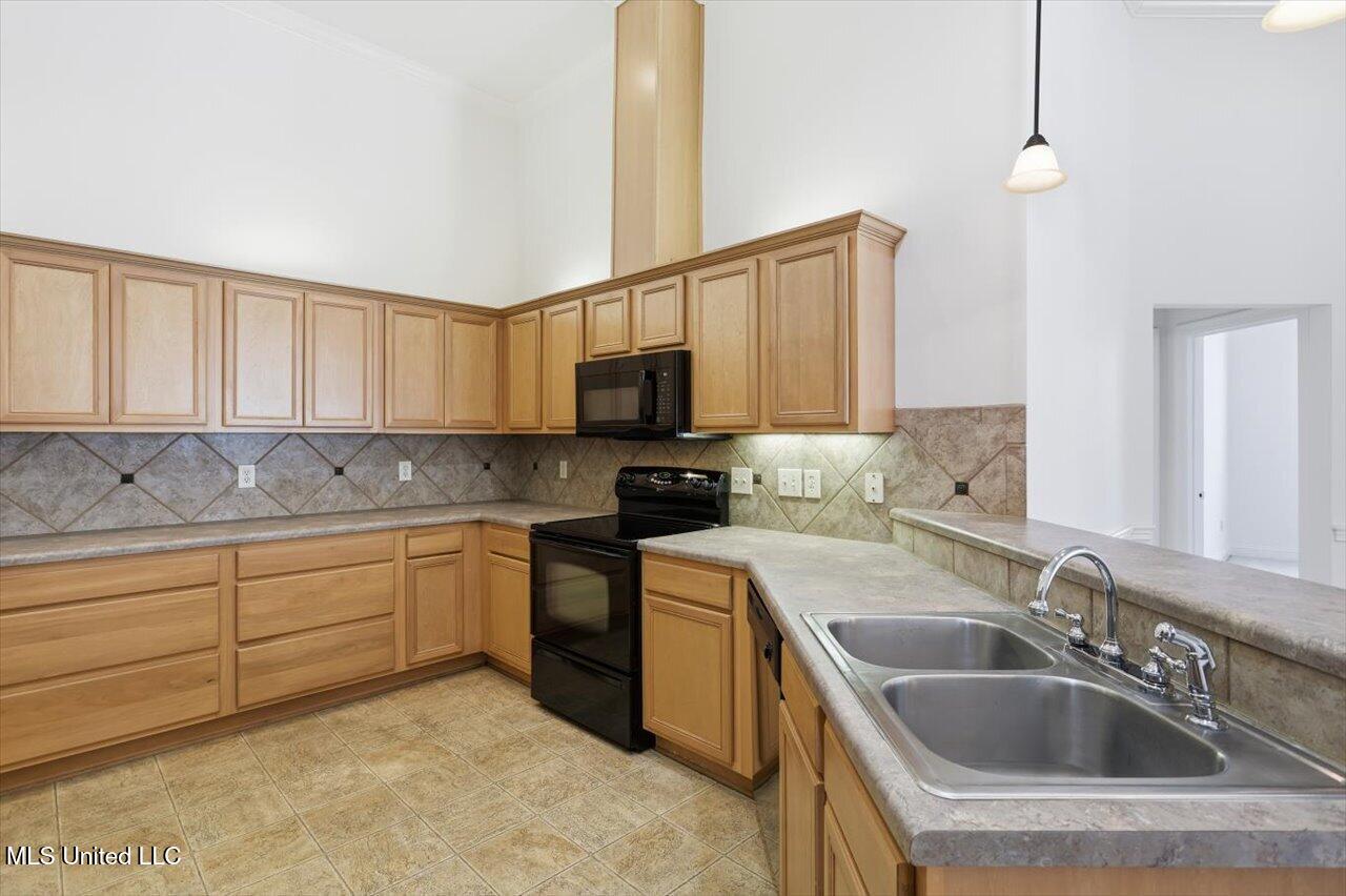 720 Independence Boulevard Property Photo 14