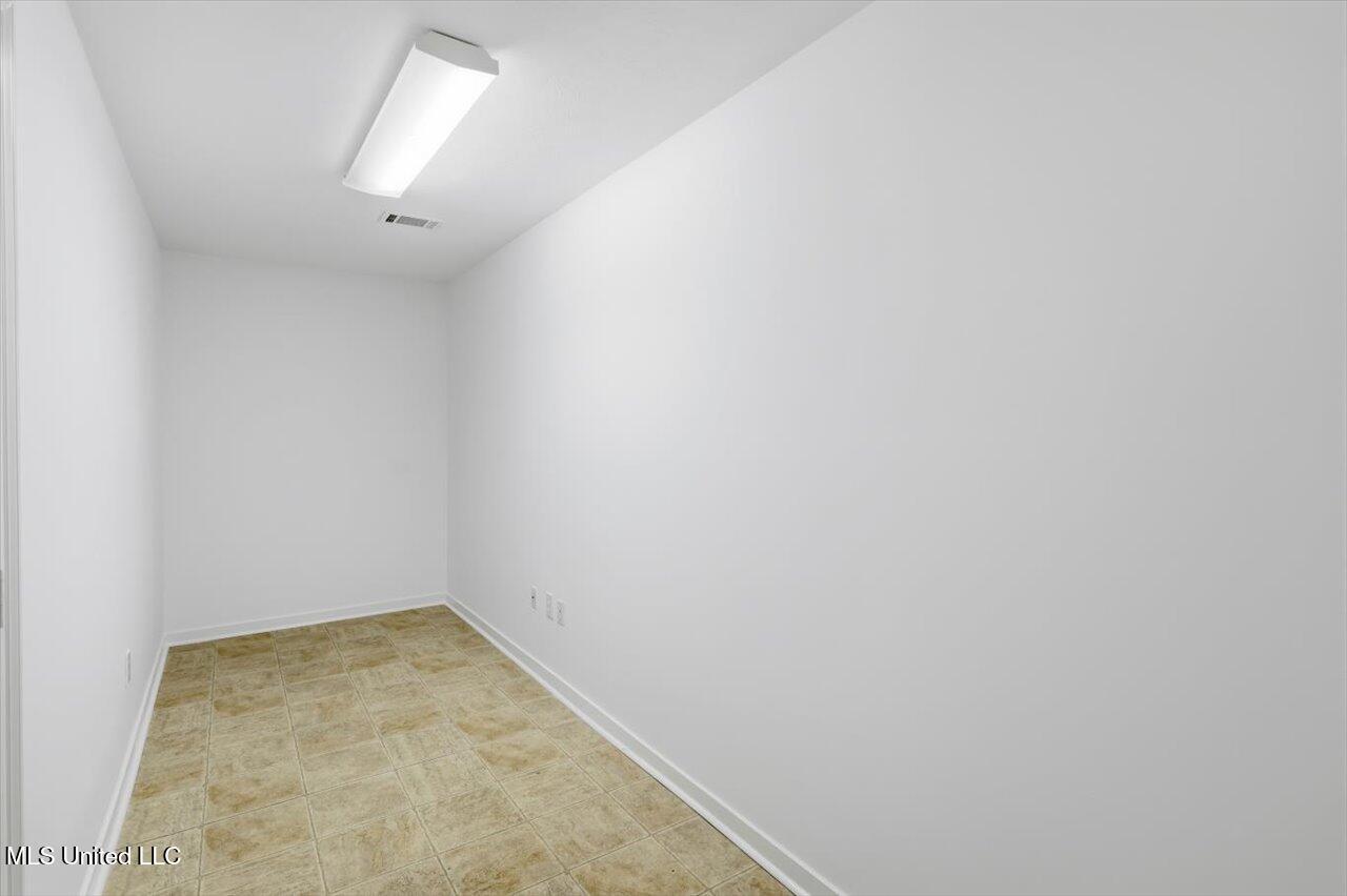 720 Independence Boulevard Property Photo 18