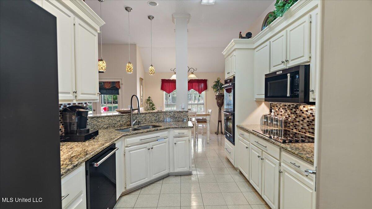 119 Bayberry Lane Property Photo 10