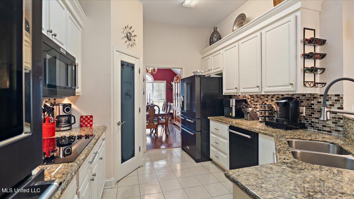 119 Bayberry Lane Property Photo 11